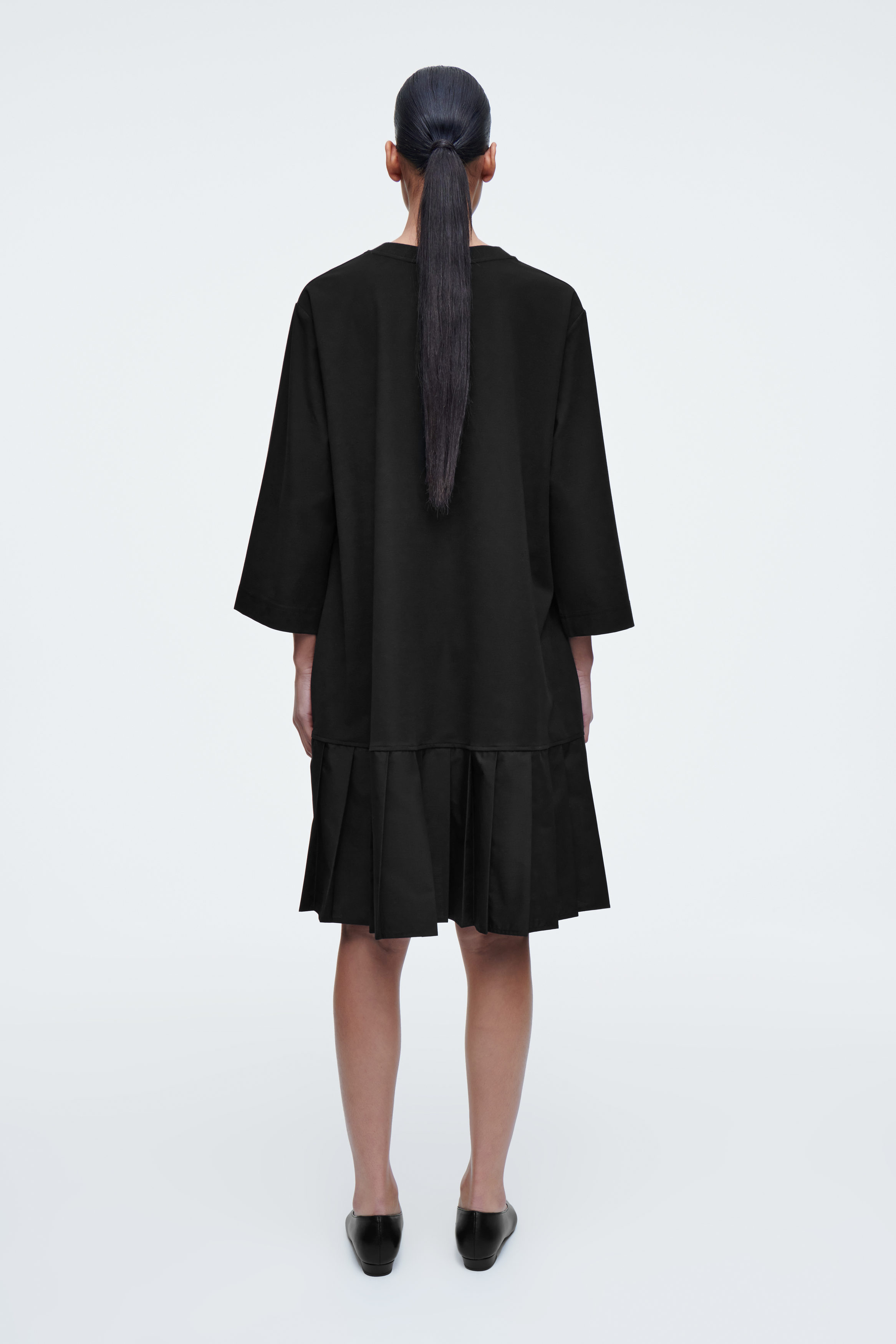 theredthread S oval pleats dress ブラック Women's Long black pleated dress | The Kooples