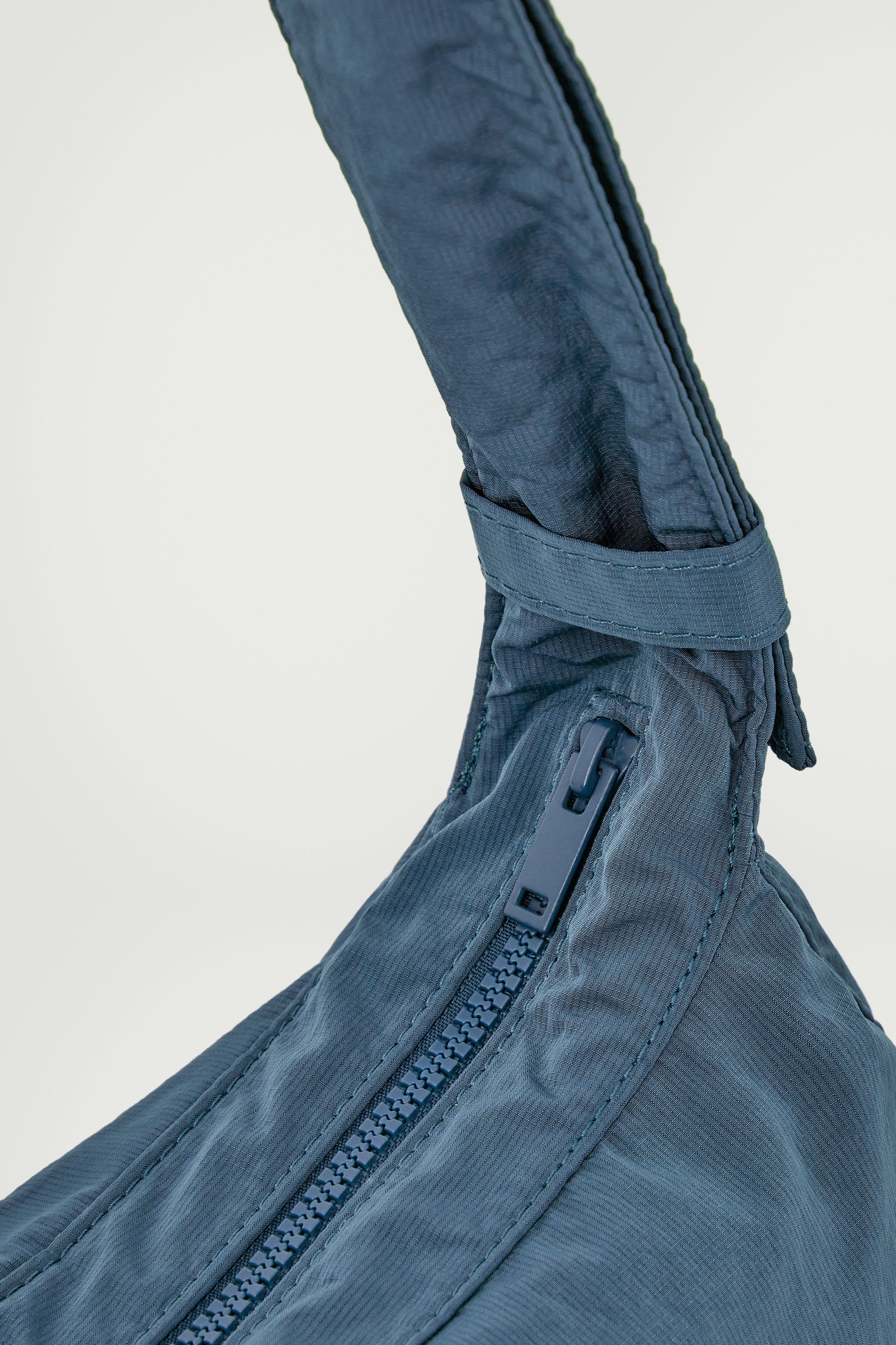 CROSSBODY SADDLE BAG - NYLON - BLUE | COS