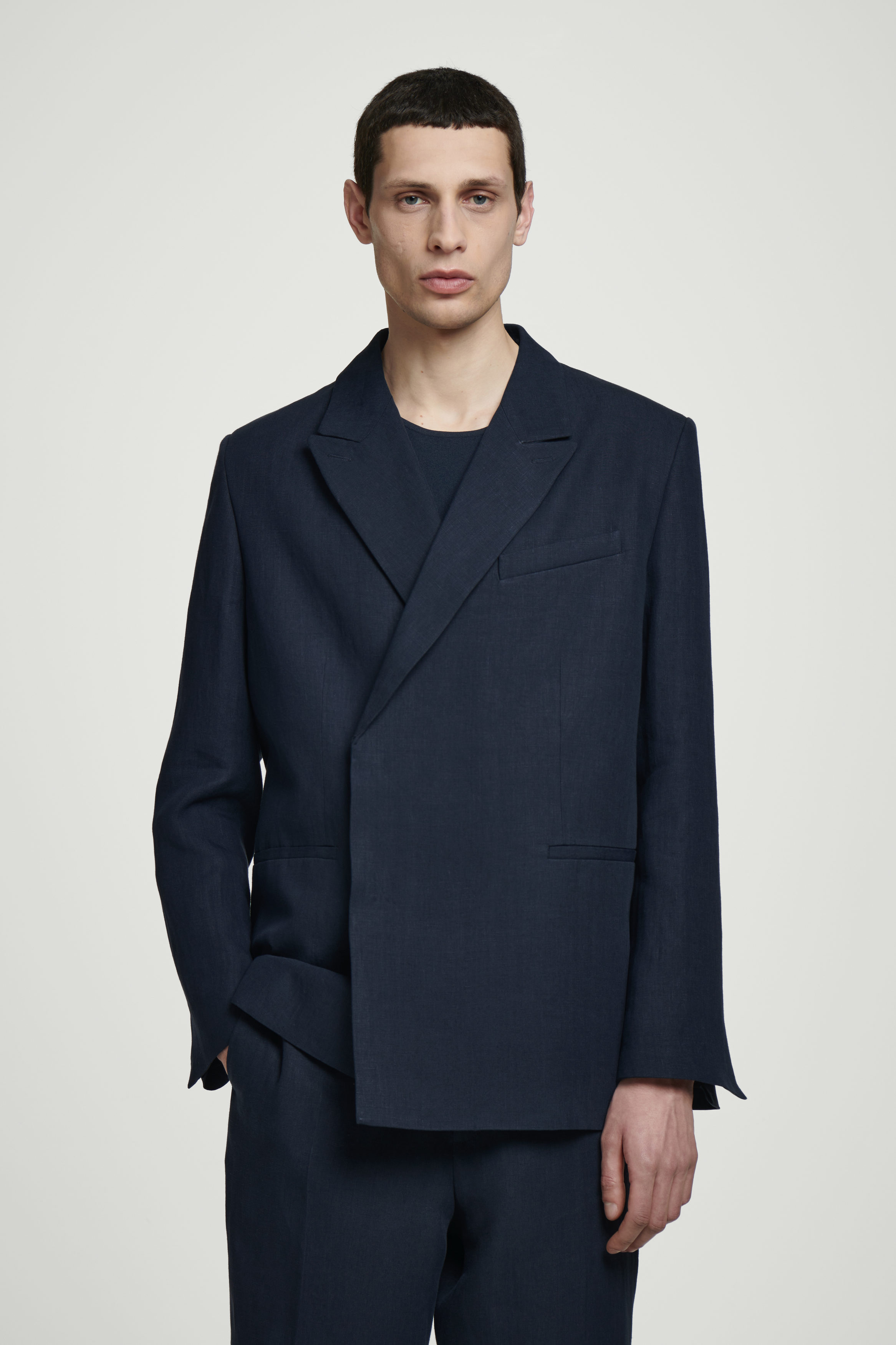 ボトムスその他 Tagliatore J-Coral Dark Blue Linen Double Breasted Jacket Tagliatore J-Coral Dark Blue Linen Double Breasted Jacket