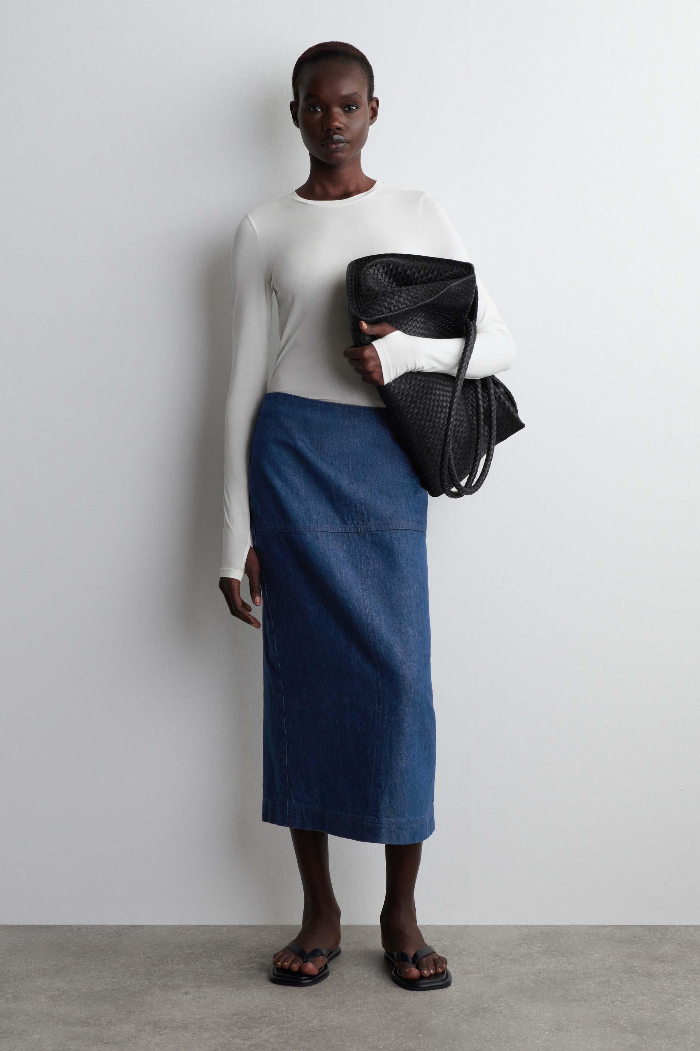 SLIM LIGHTWEIGHT LONG-SLEEVED TOP - WHITE | COS