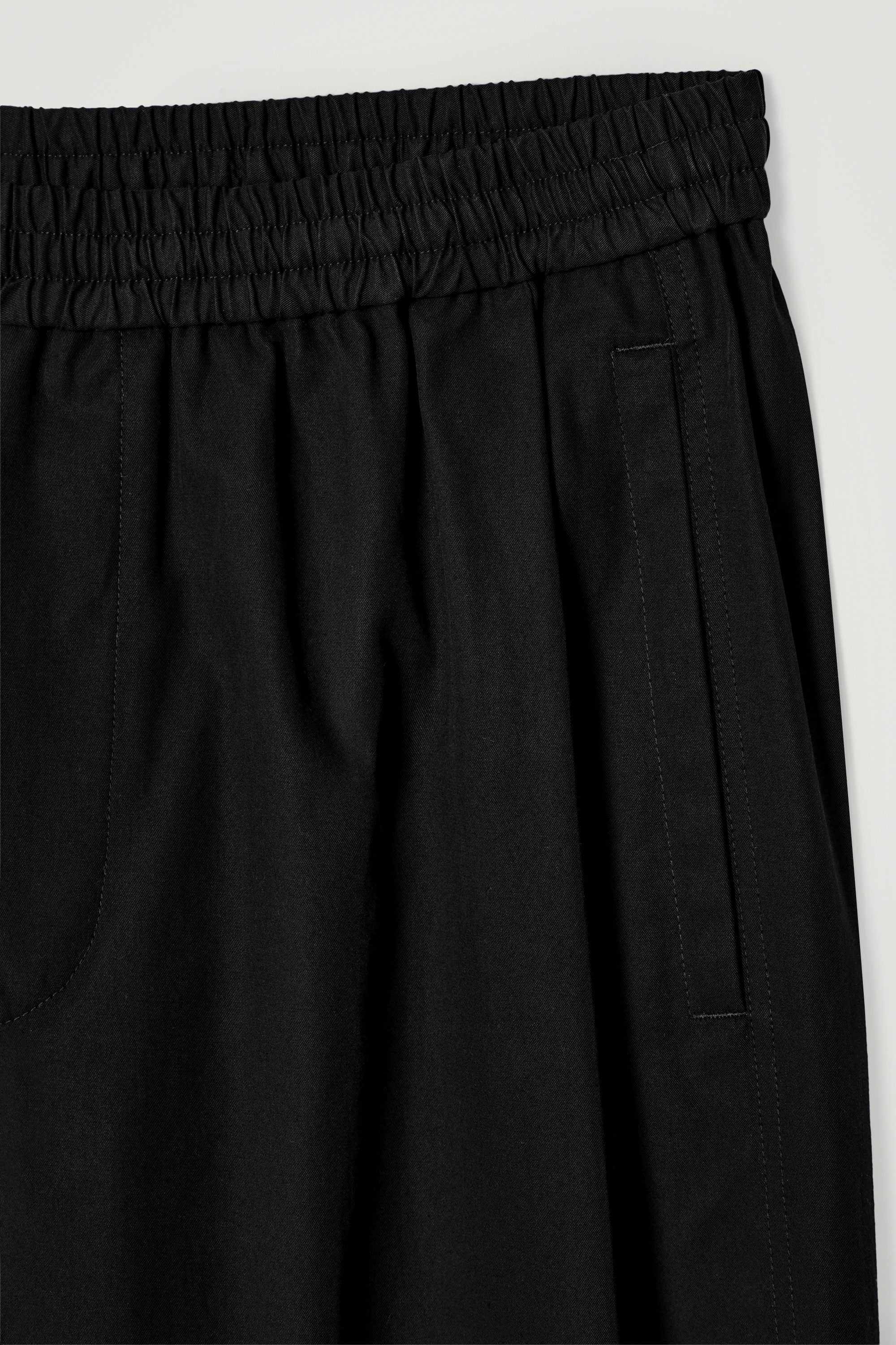 CROPPED ELASTICATED WIDE-LEG PANTS - BLACK | COS