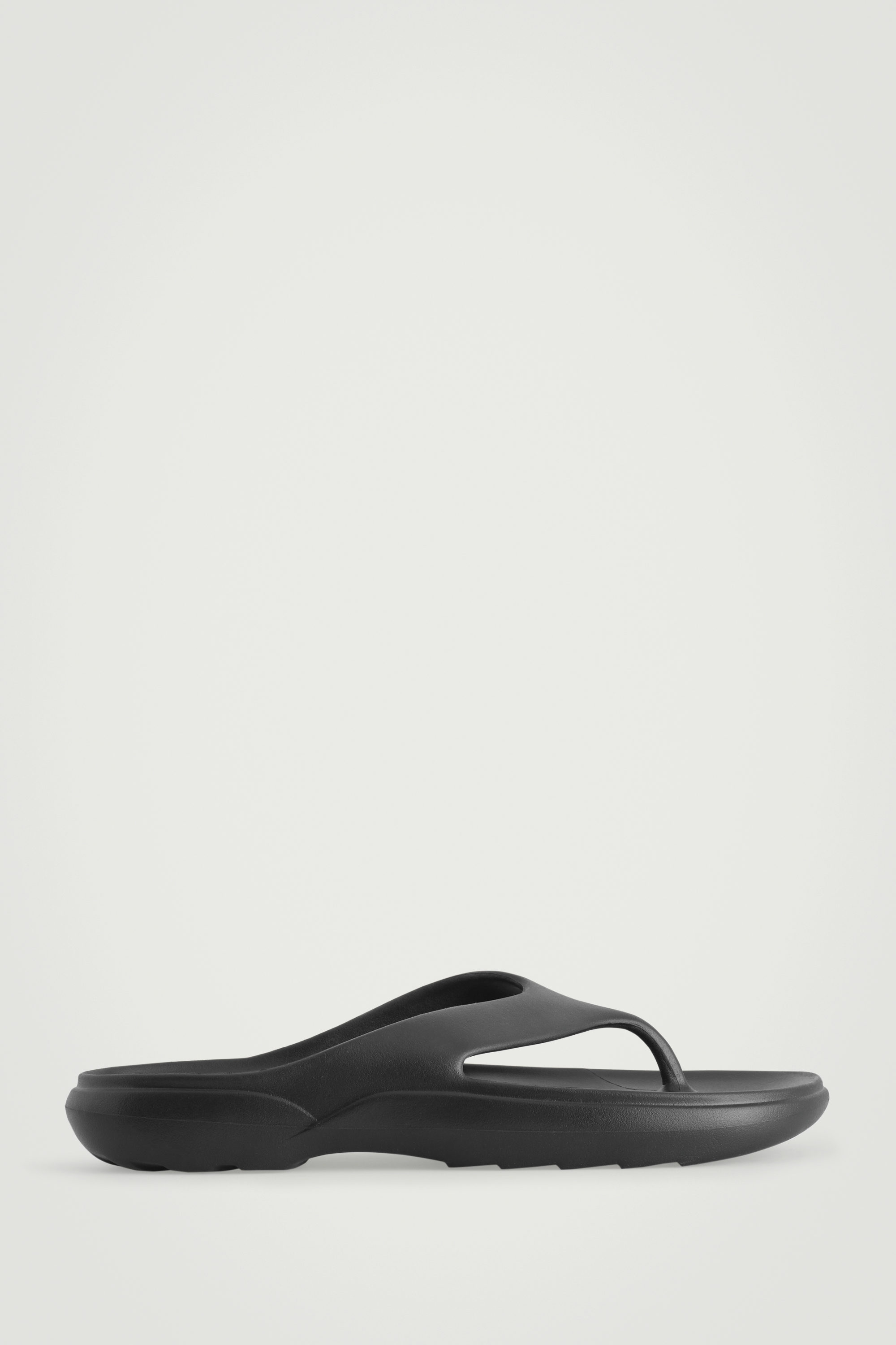 LIGHTWEIGHT EVA FLIP FLOPS - BLACK | COS