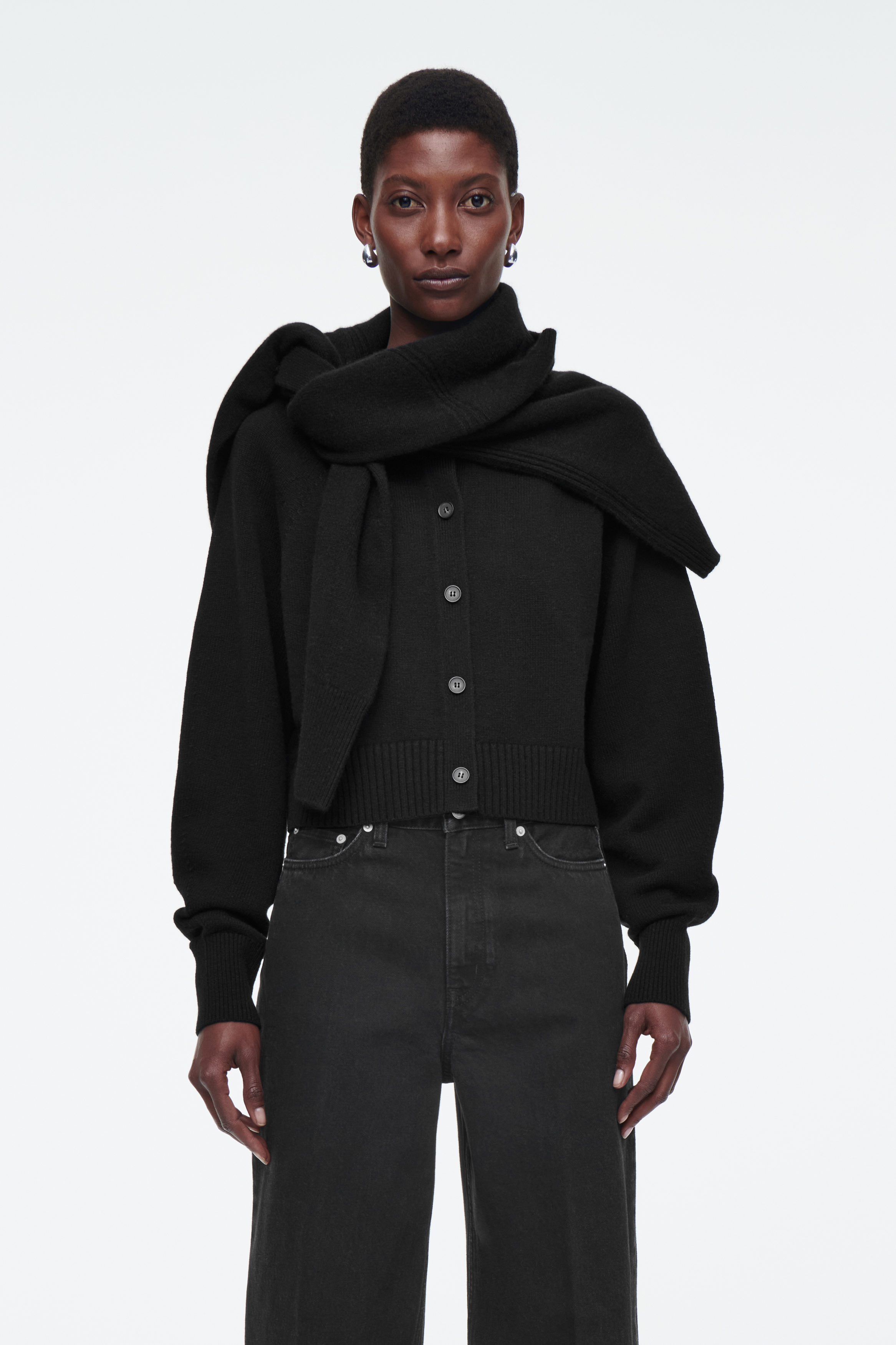 CROPPED WOOL CARDIGAN - BLACK