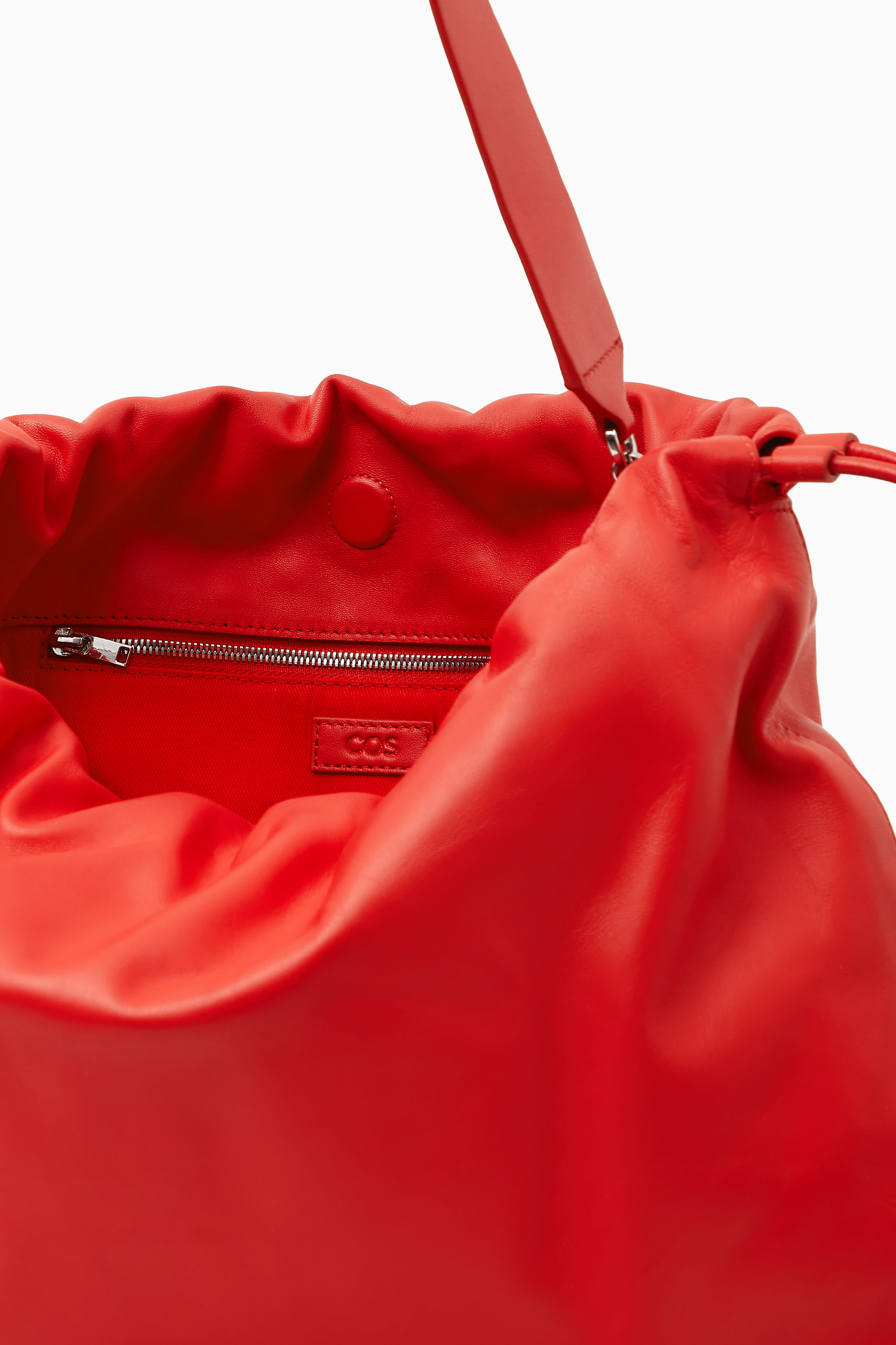 CAVATELLI CLUTCH BAG - LEATHER - RED | COS