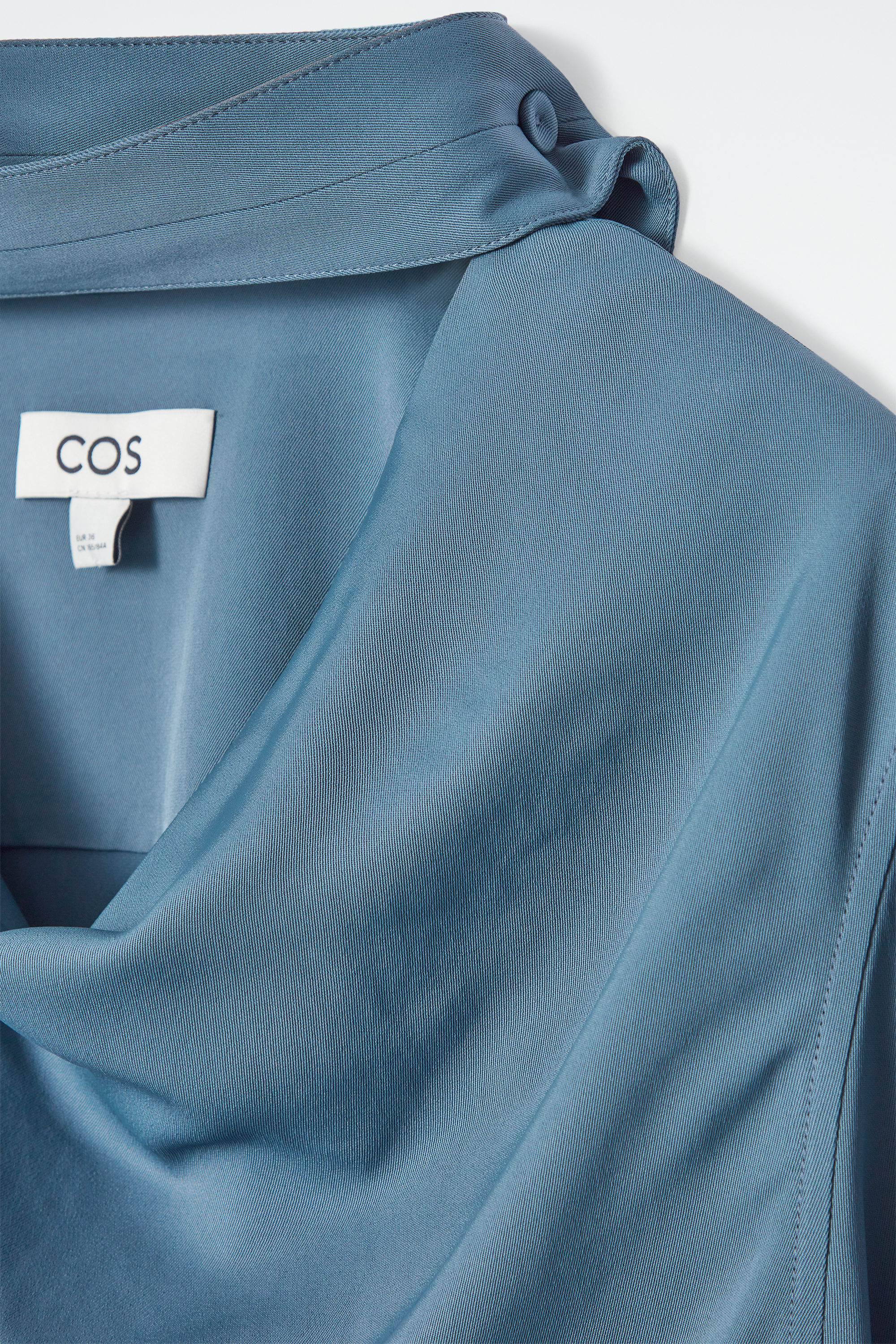 ルエブル LOEUVRE Draped Scarf Blouse - 01 （SOFT BLUE） ルエブル LOEUVRE Draped Scarf Blouse - 01