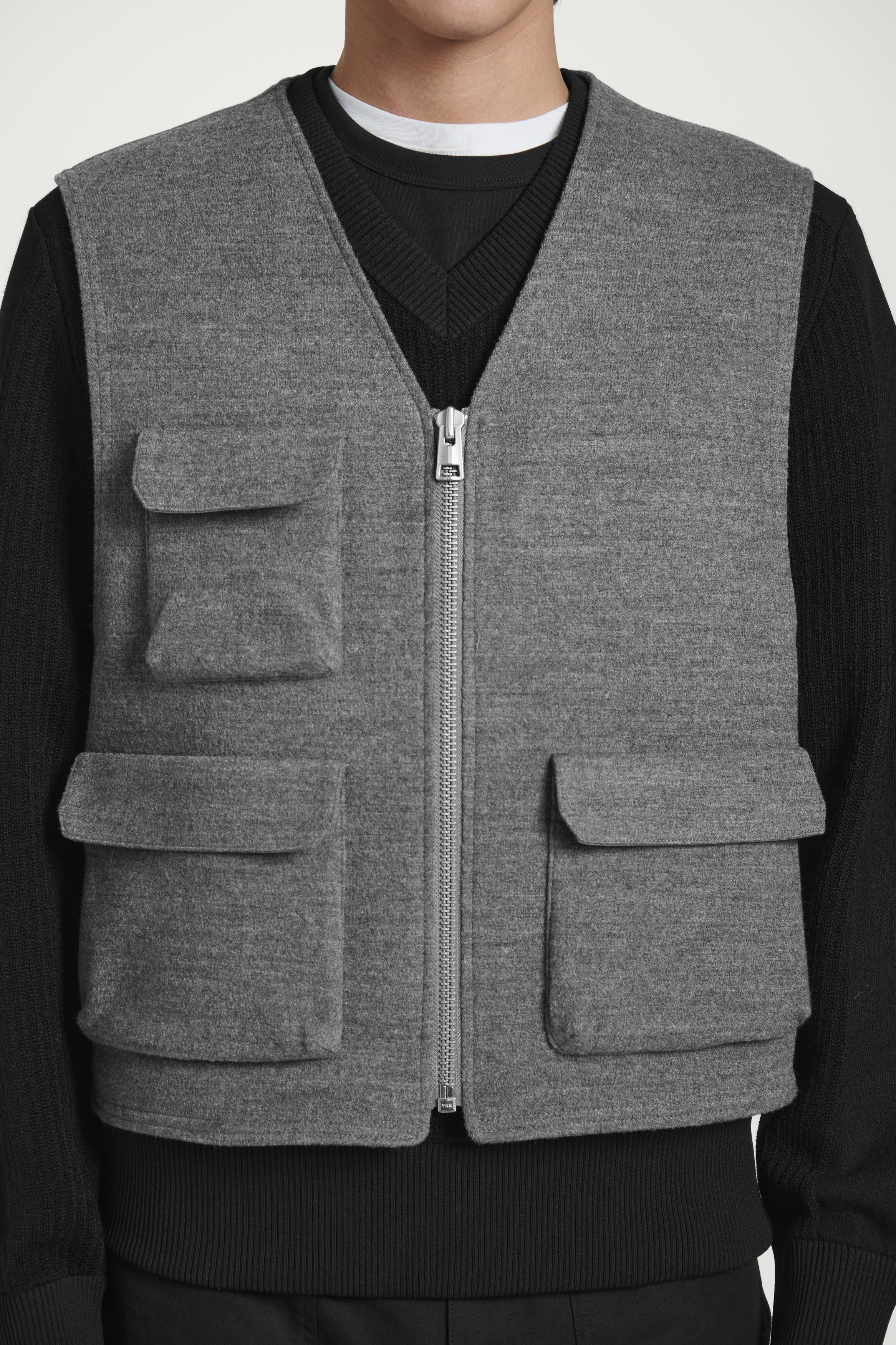 【関税&送料込】A.P.C. Grey Wool Lise Vest A.P.C.: Gray Lise Vest | SSENSE