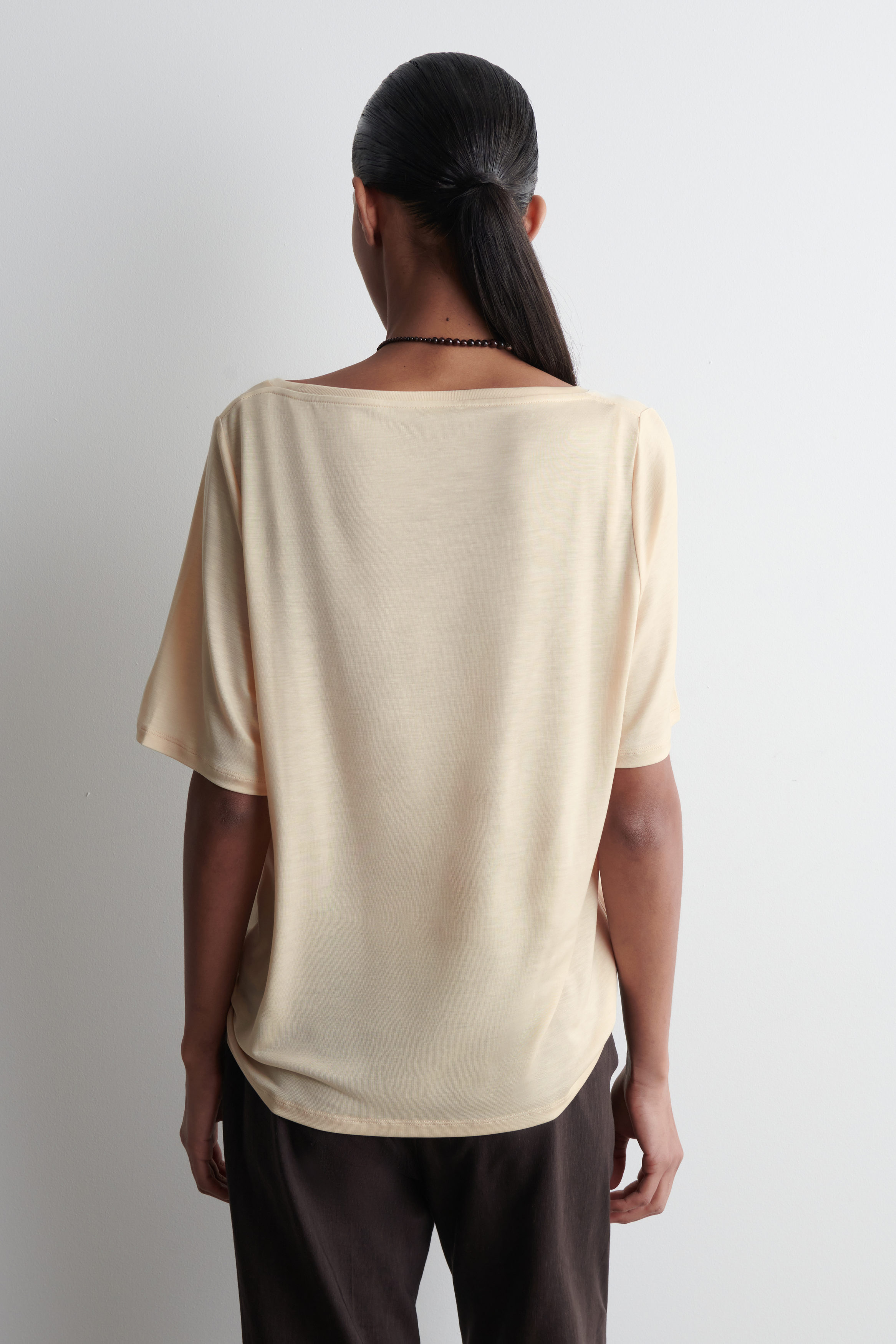 RELAXED SCOOP-NECK T-SHIRT - LIGHT BEIGE | COS
