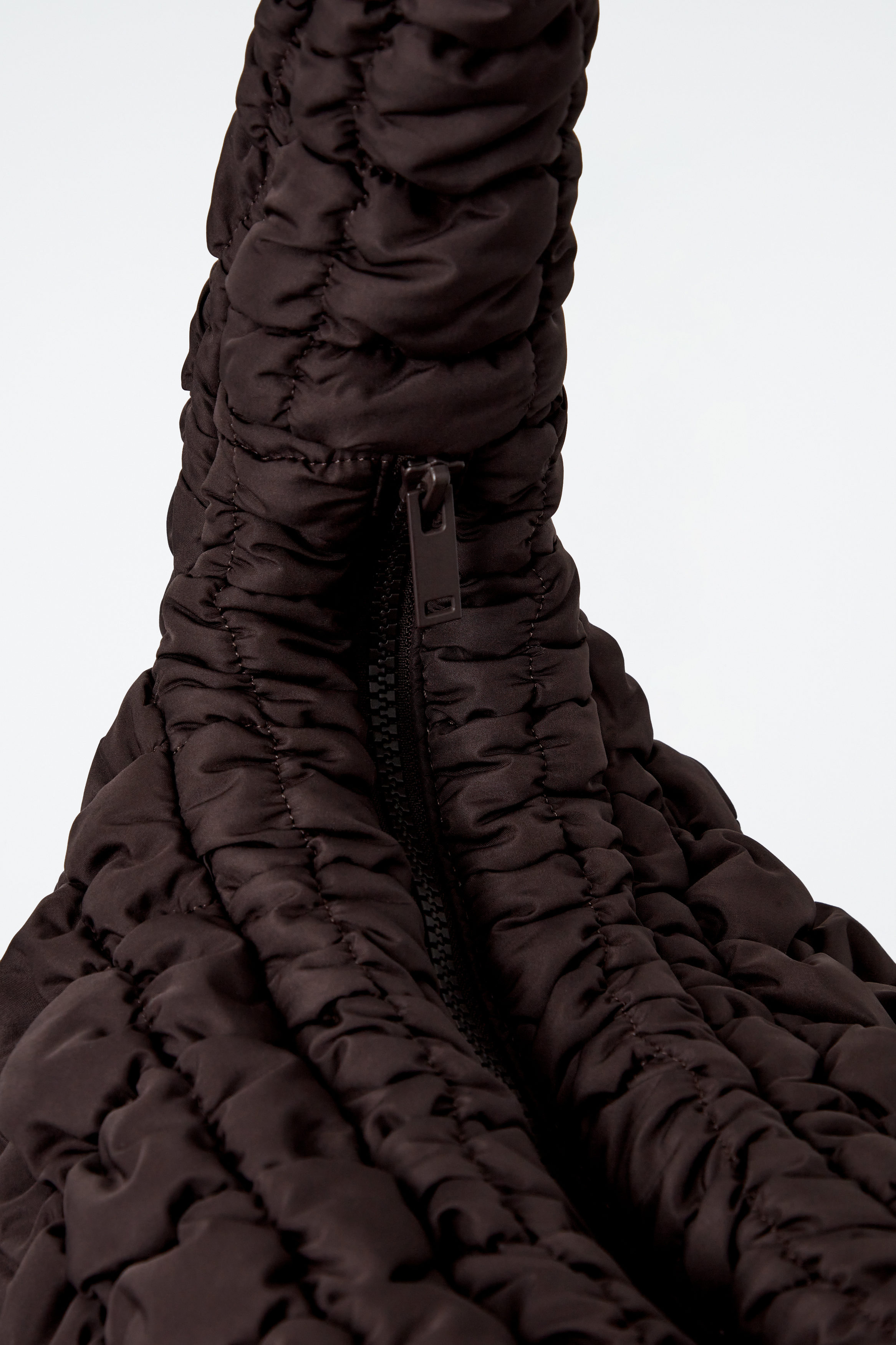 OVERSIZED QUILTED CROSSBODY BAG - BLACK OVERSIZED QUILTED CROSSBODY BAG - BLACK