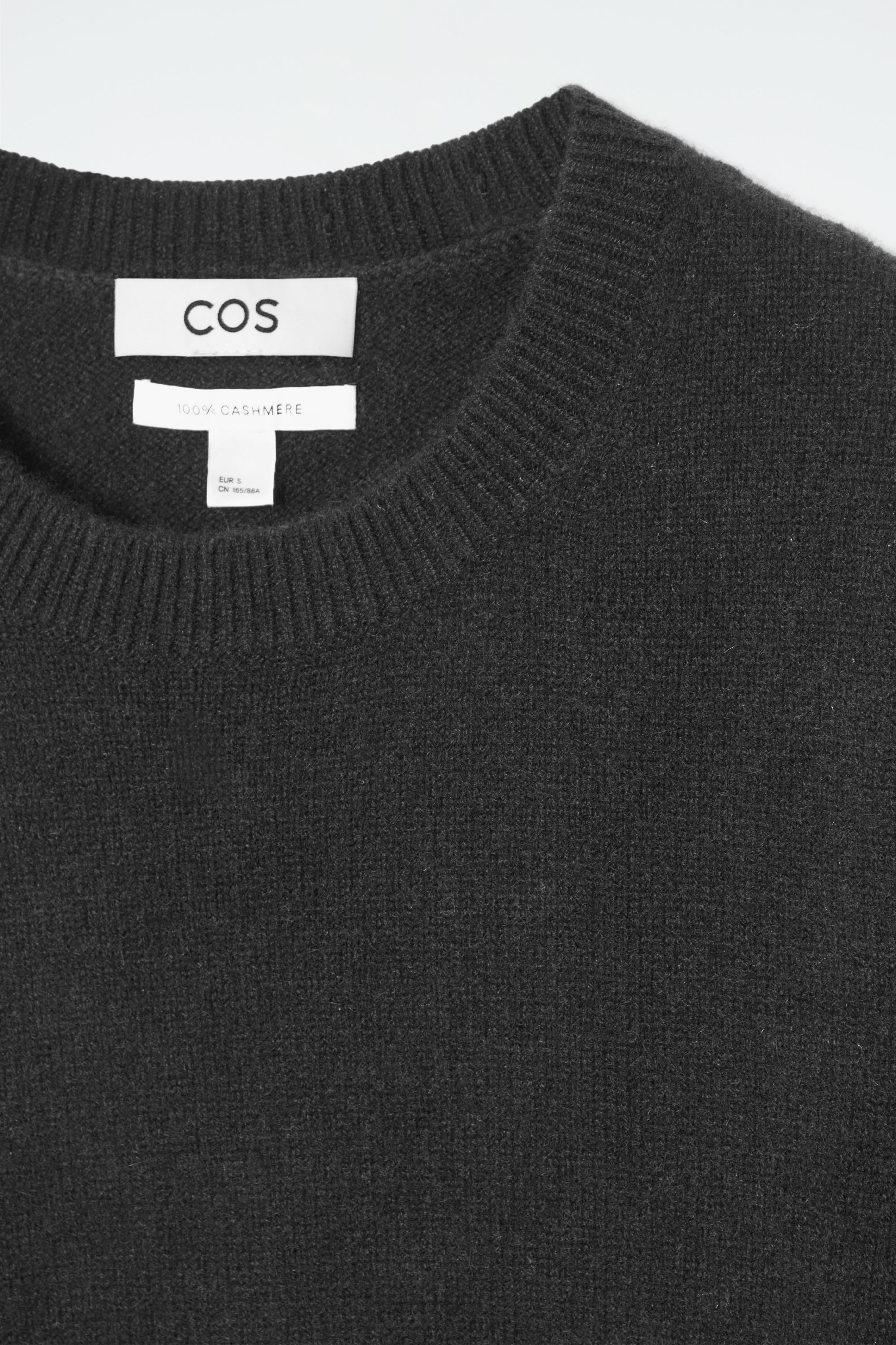 CASHMERE SWEATER - BLACK | COS