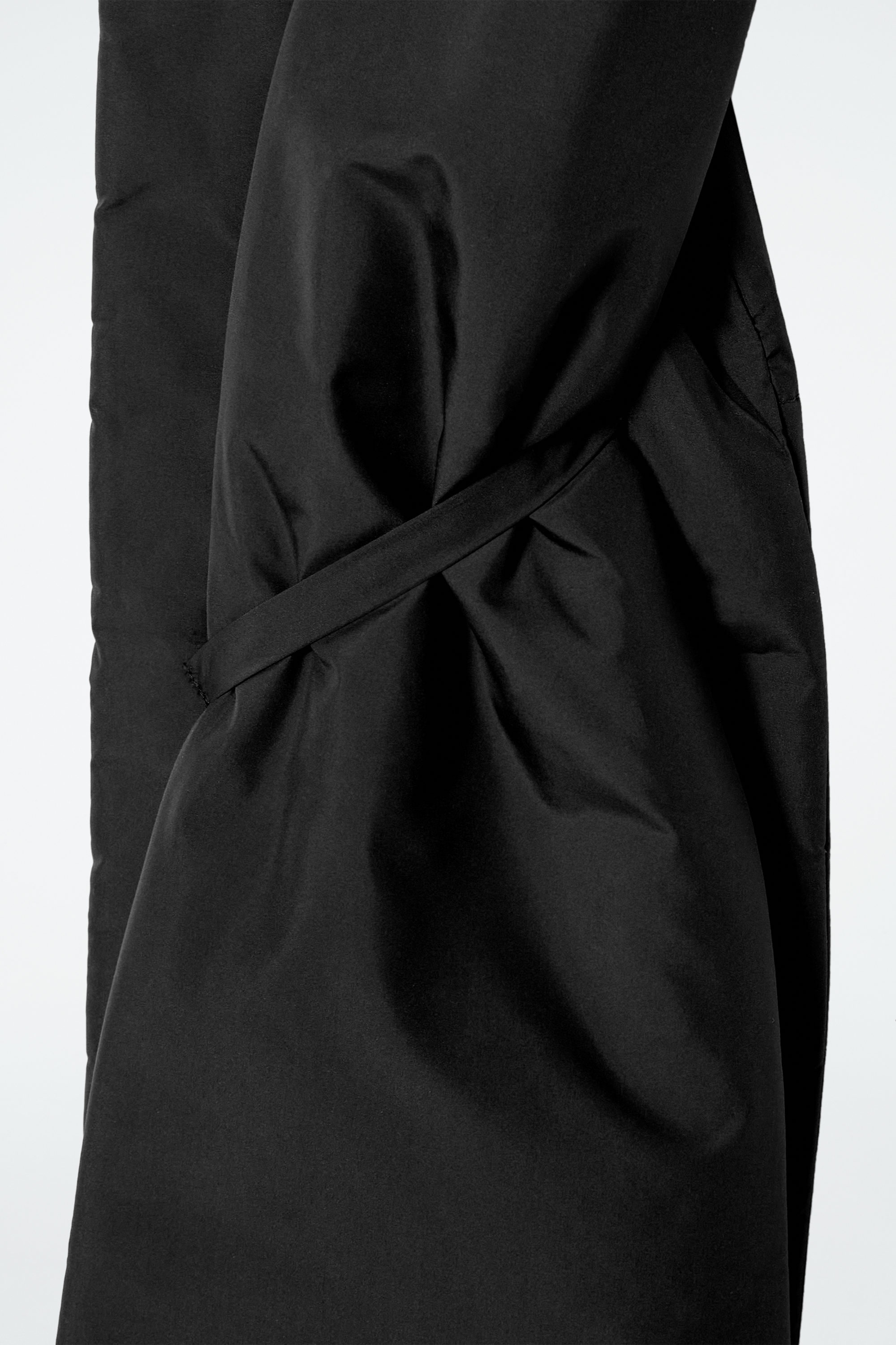 PADDED HYBRID HOODED SCARF - BLACK PADDED HYBRID HOODED SCARF - BLACK