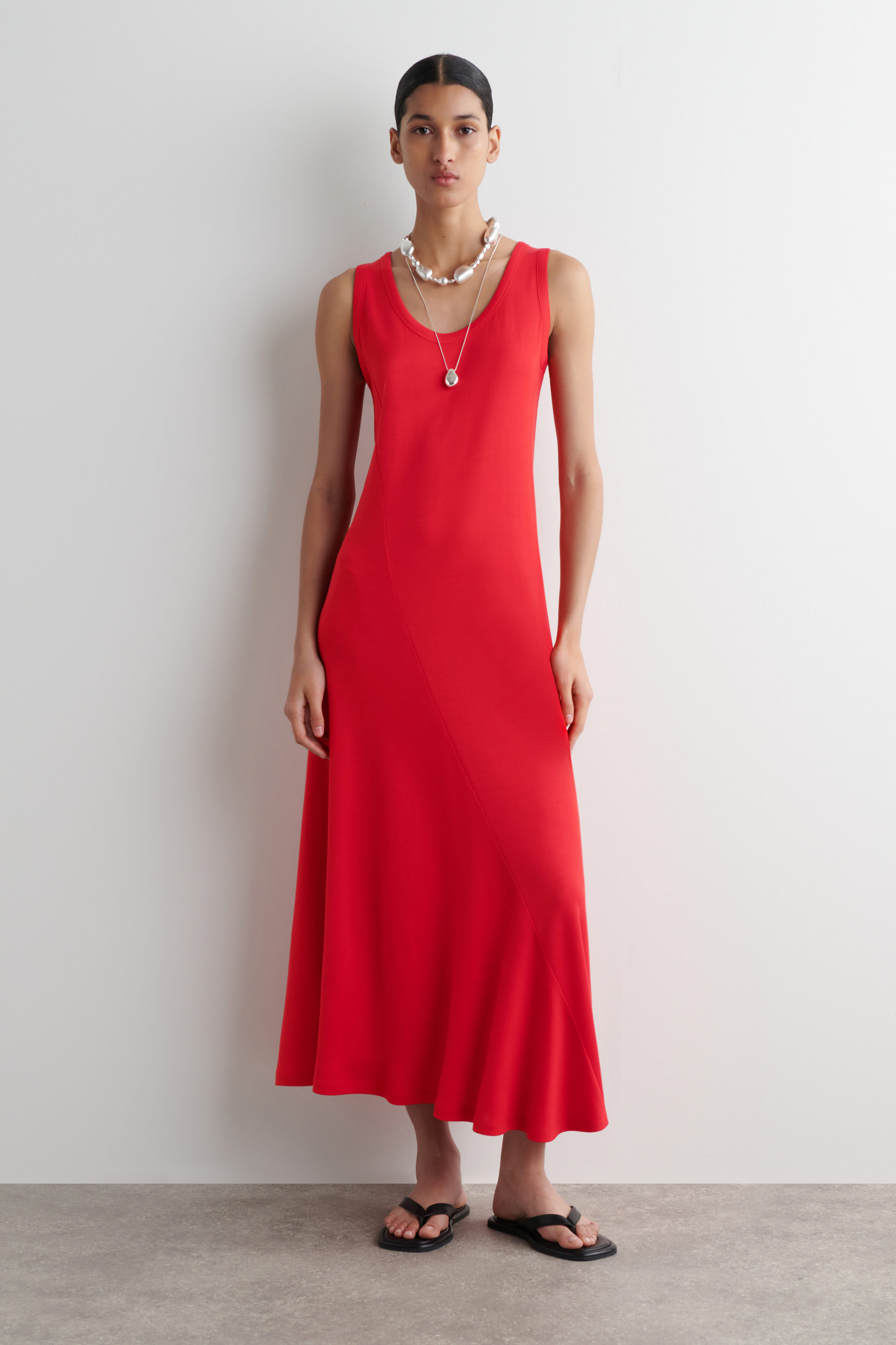 ROBE MIDI ASYMÉTRIQUE EN JERSEY