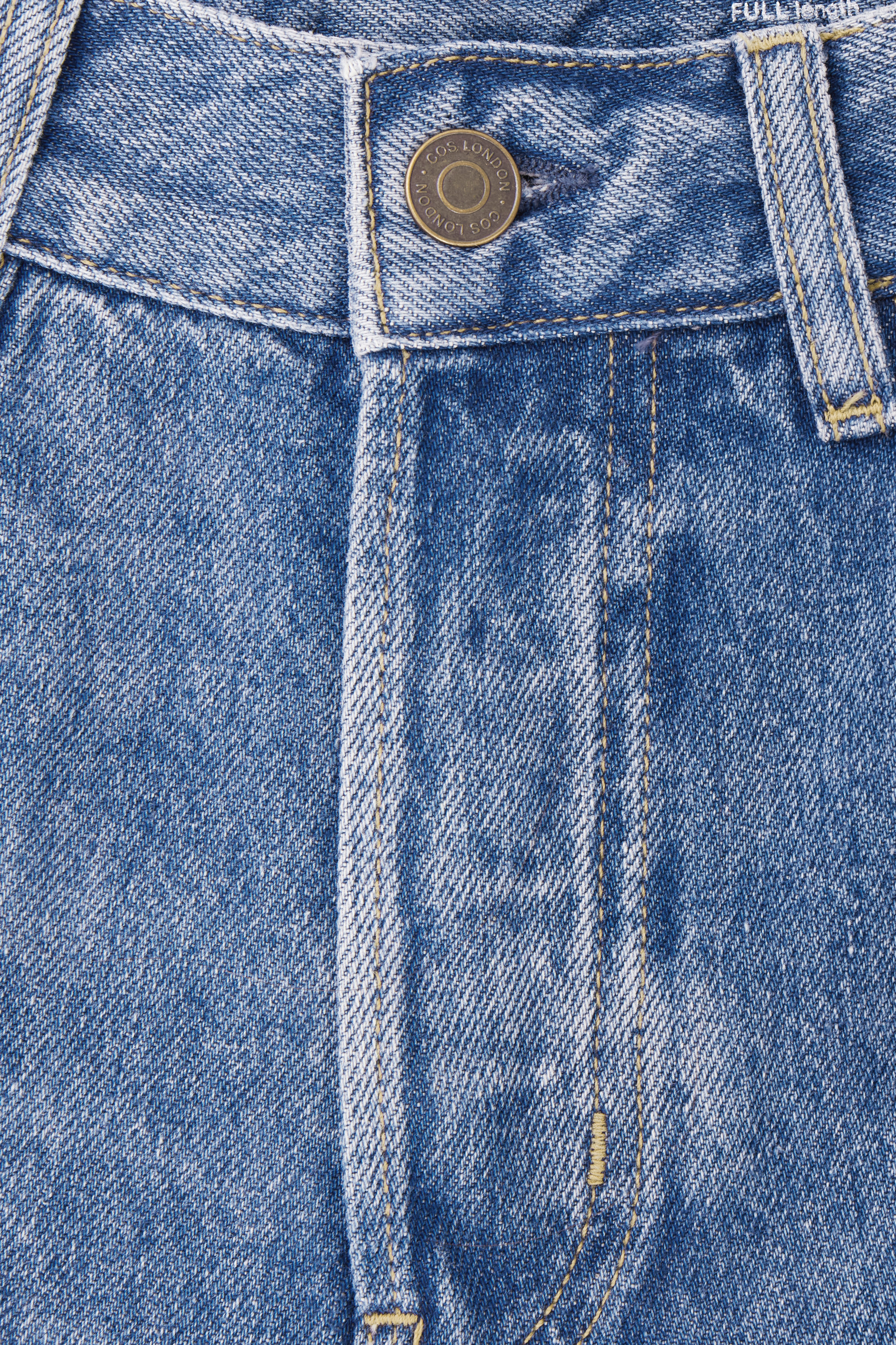 SIGNATURE STRAIGHT-LEG JEANS - LIGHT BLUE