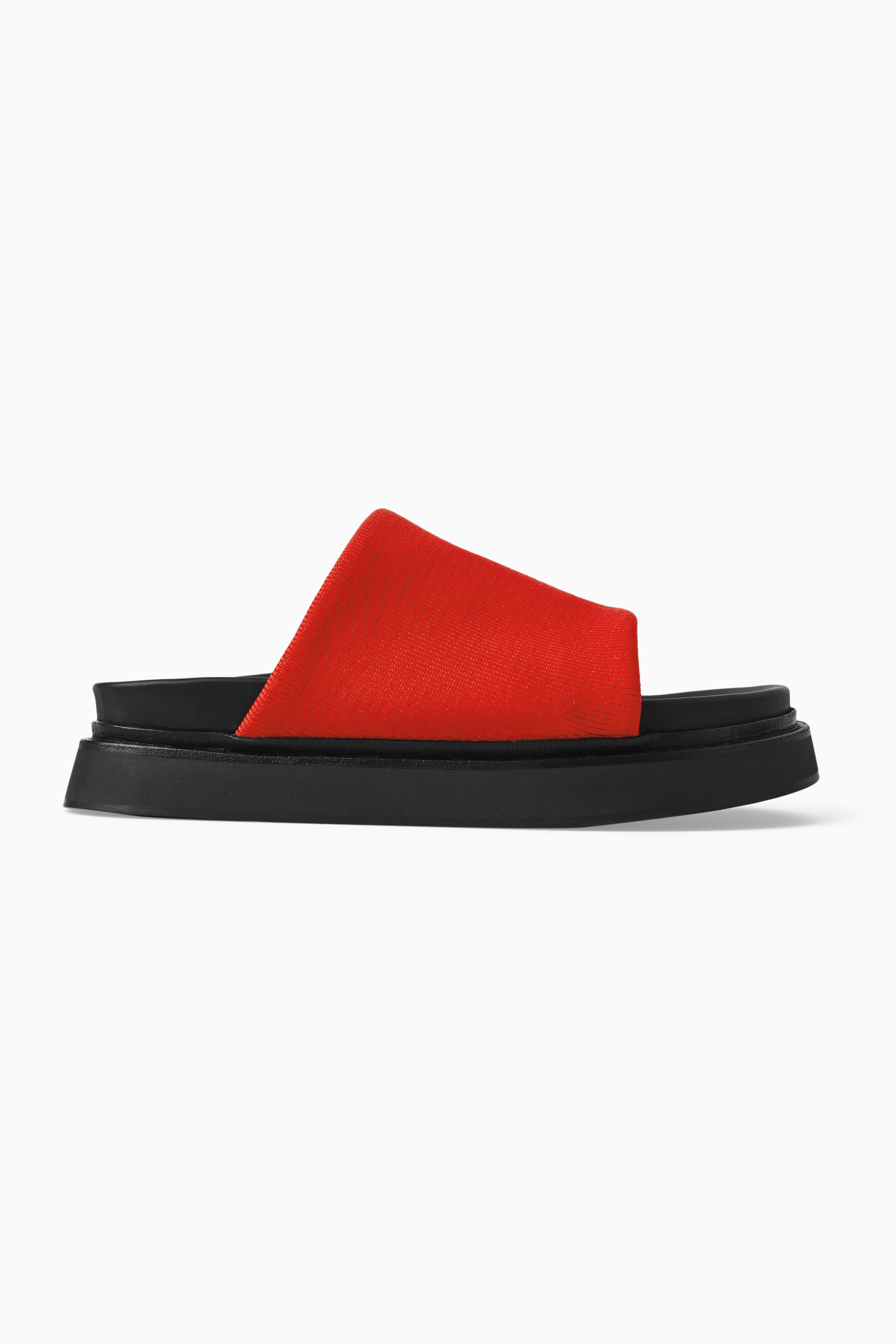 KNITTED SLIDES - RED | COS