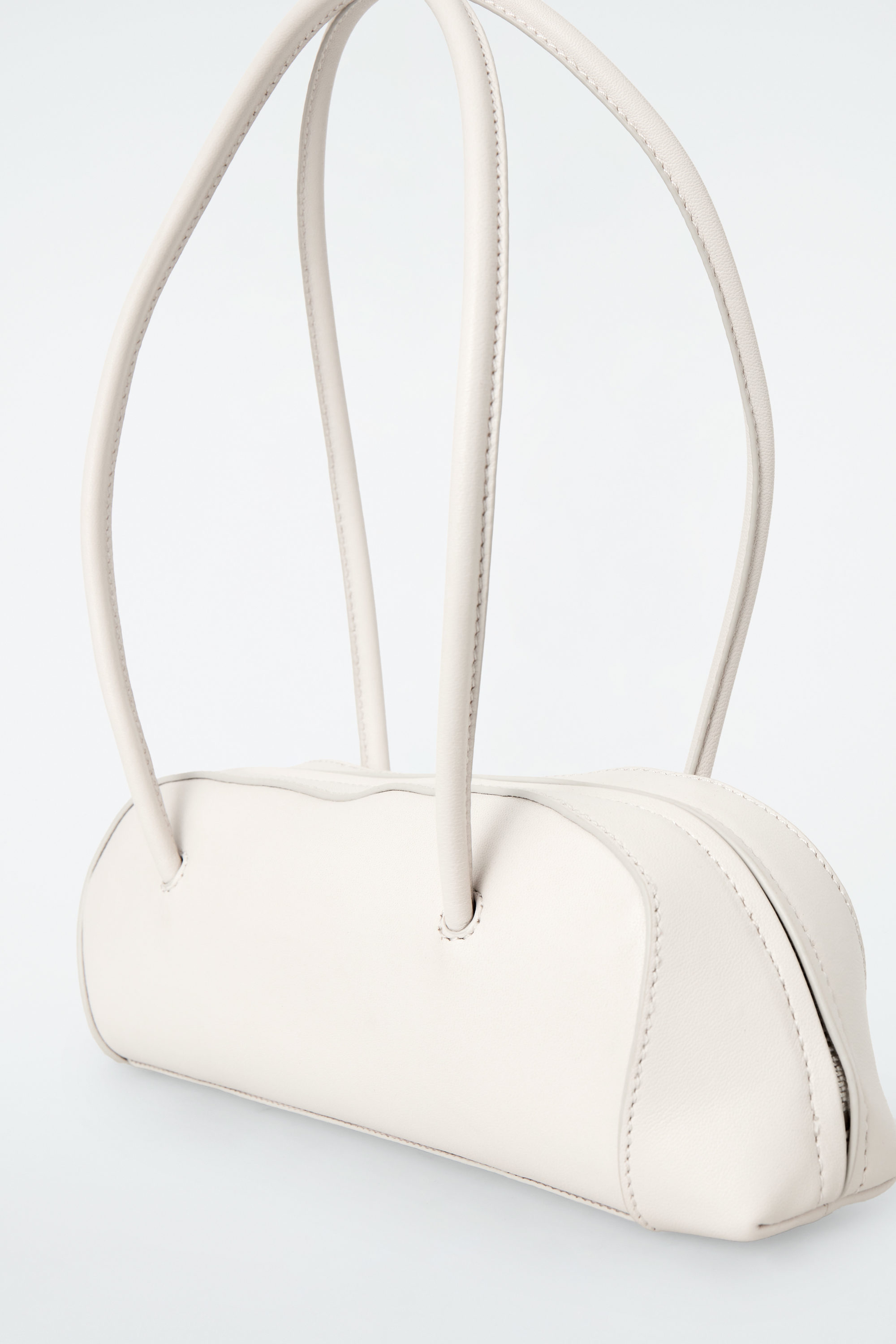 Dunst for WOMEN 本革バッグ Classic Bowling Bag ２色 EASTSIDE BOWLING BAG - LEATHER - BLACK | COS