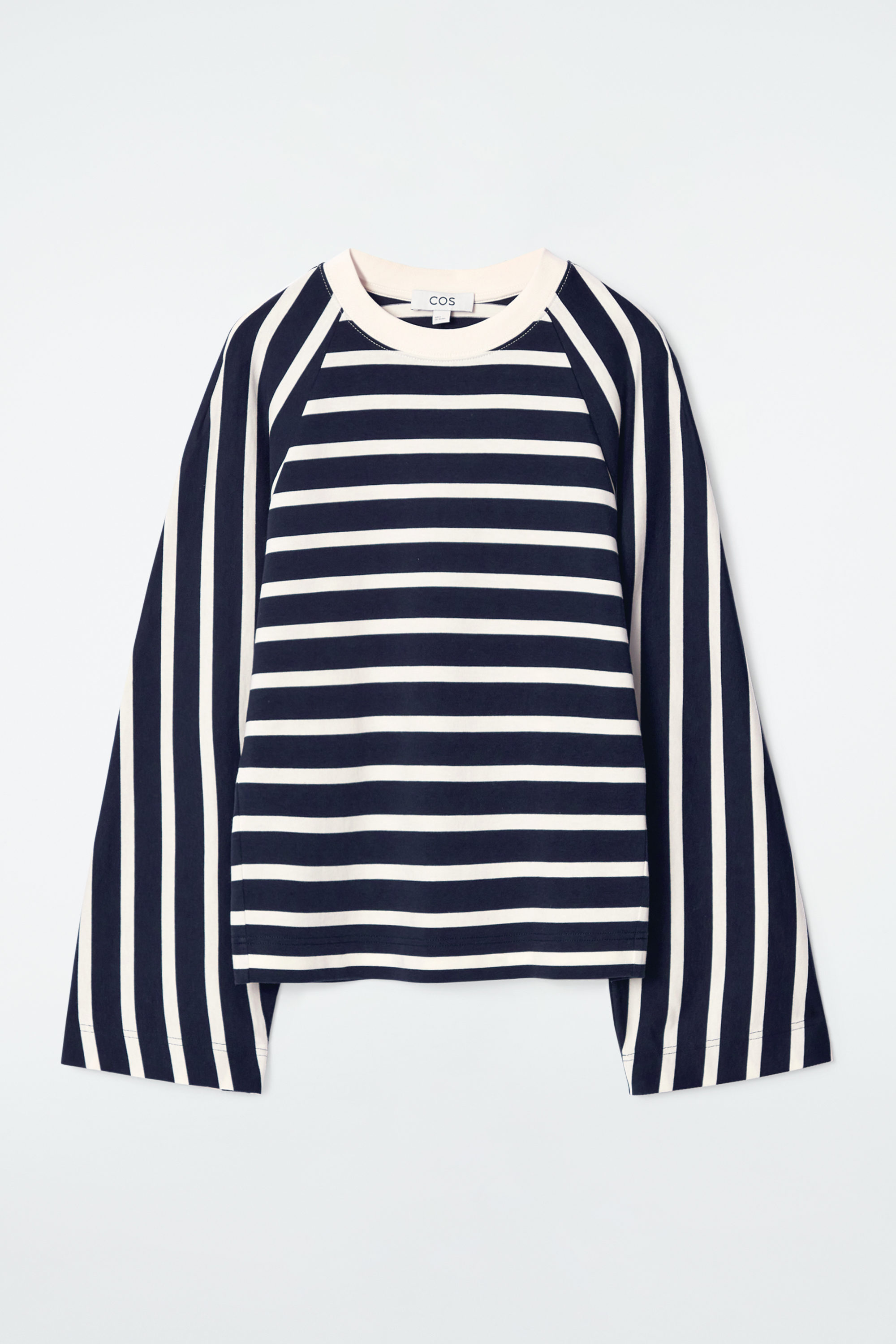 BOXY LONG-SLEEVED T-SHIRT - NAVY / OFF-WHITE / STRIPED | COS