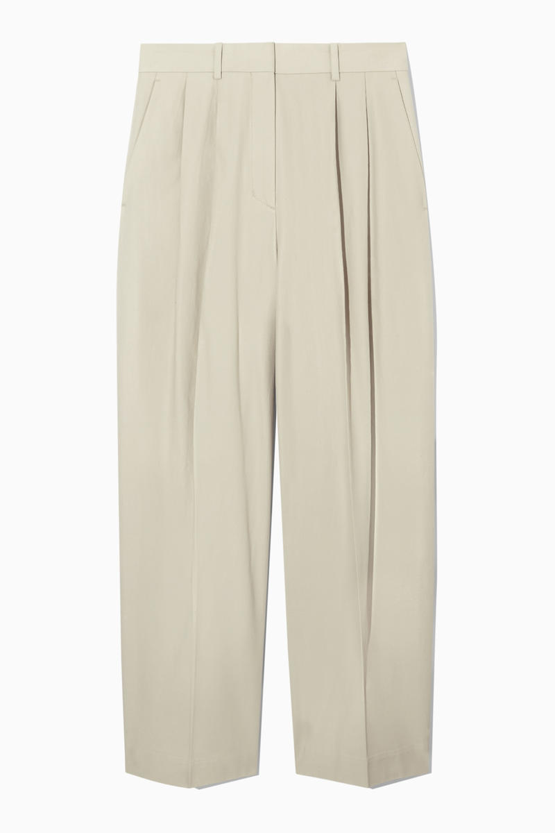 Wide-Leg Tailored Trousers in Beige