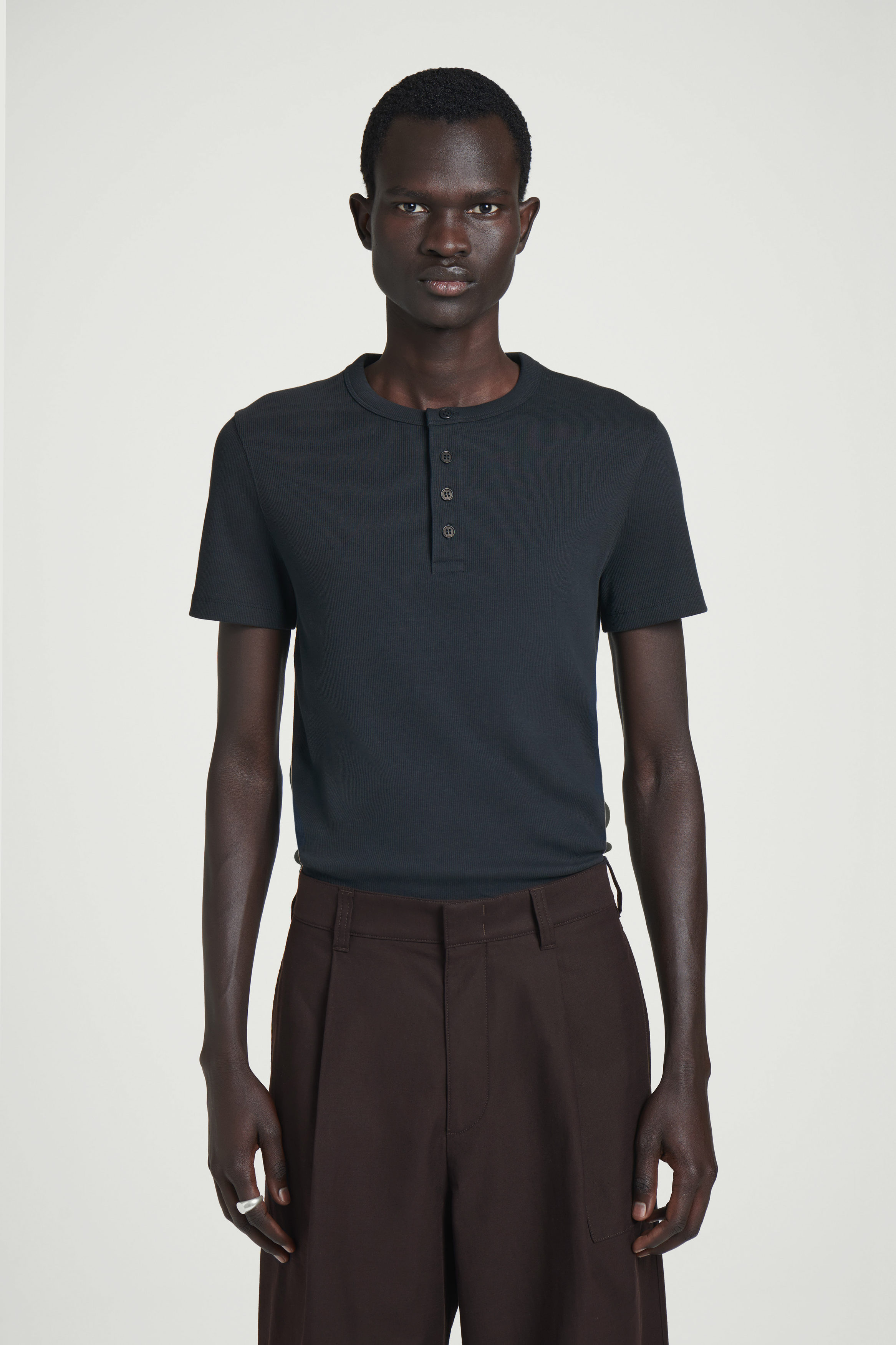 SLIM-FIT RIBBED HENLEY T-SHIRT - NAVY | COS