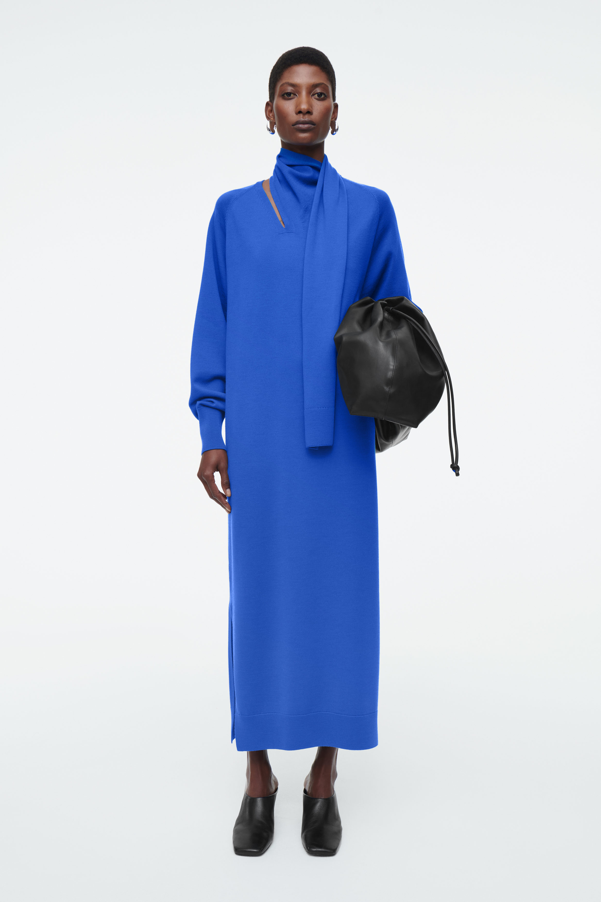 Dress with a slit and metal zip - Dress EGID by Kocca