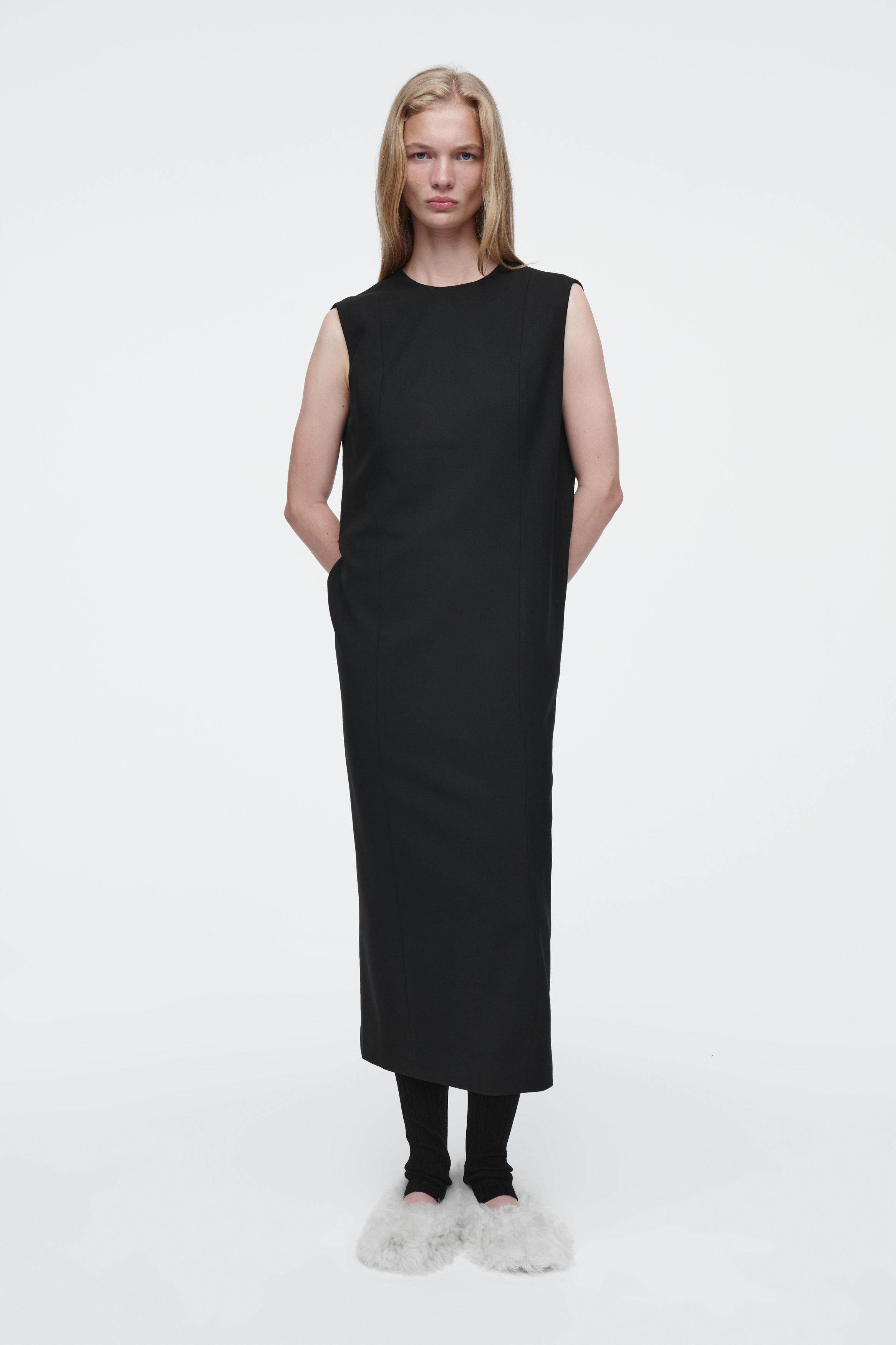 THE SLEEVELESS TAILORED WOOL DRESS - CARBON | COS
