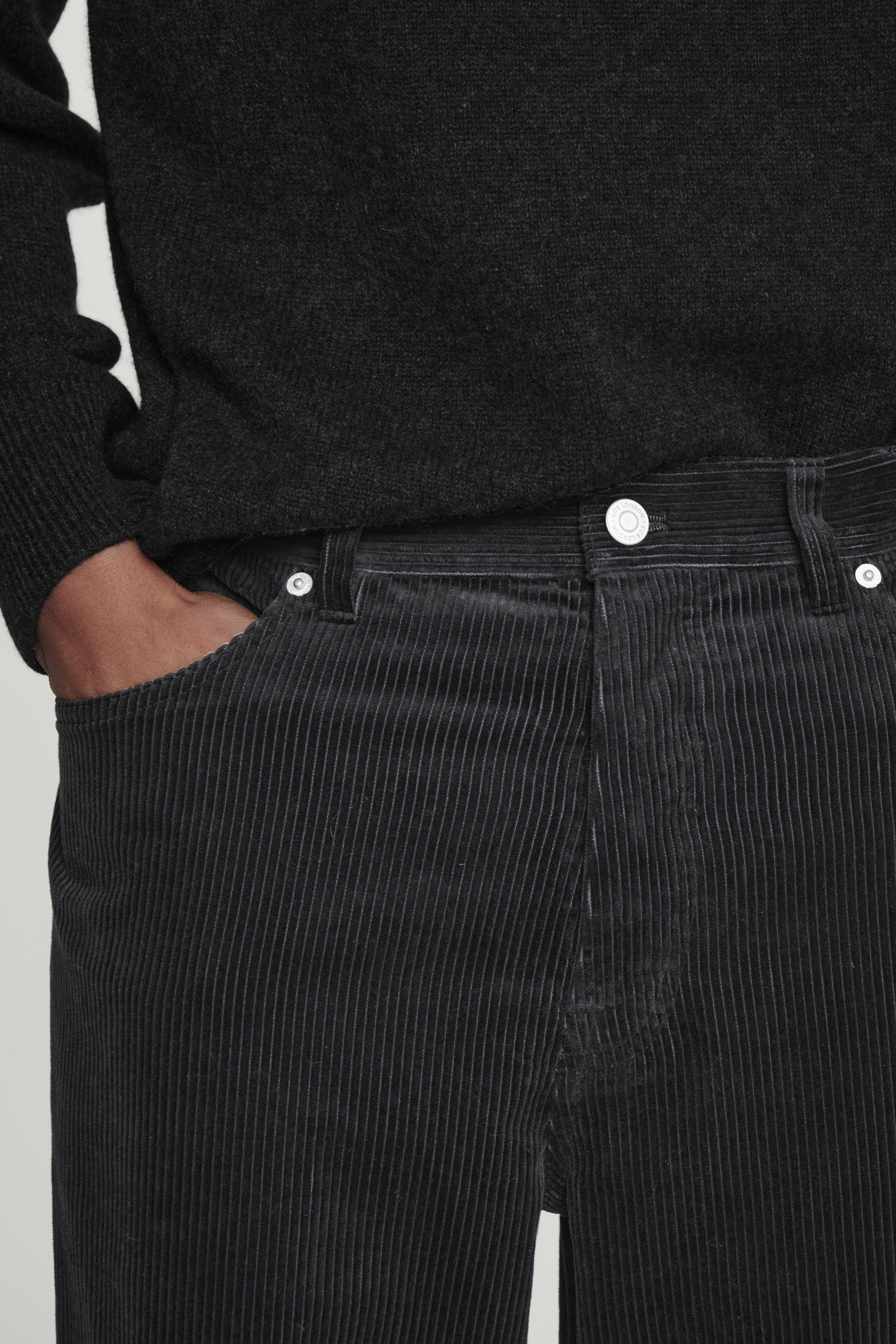 SIGNATURE CORDUROY STRAIGHT-LEG JEANS - BLACK