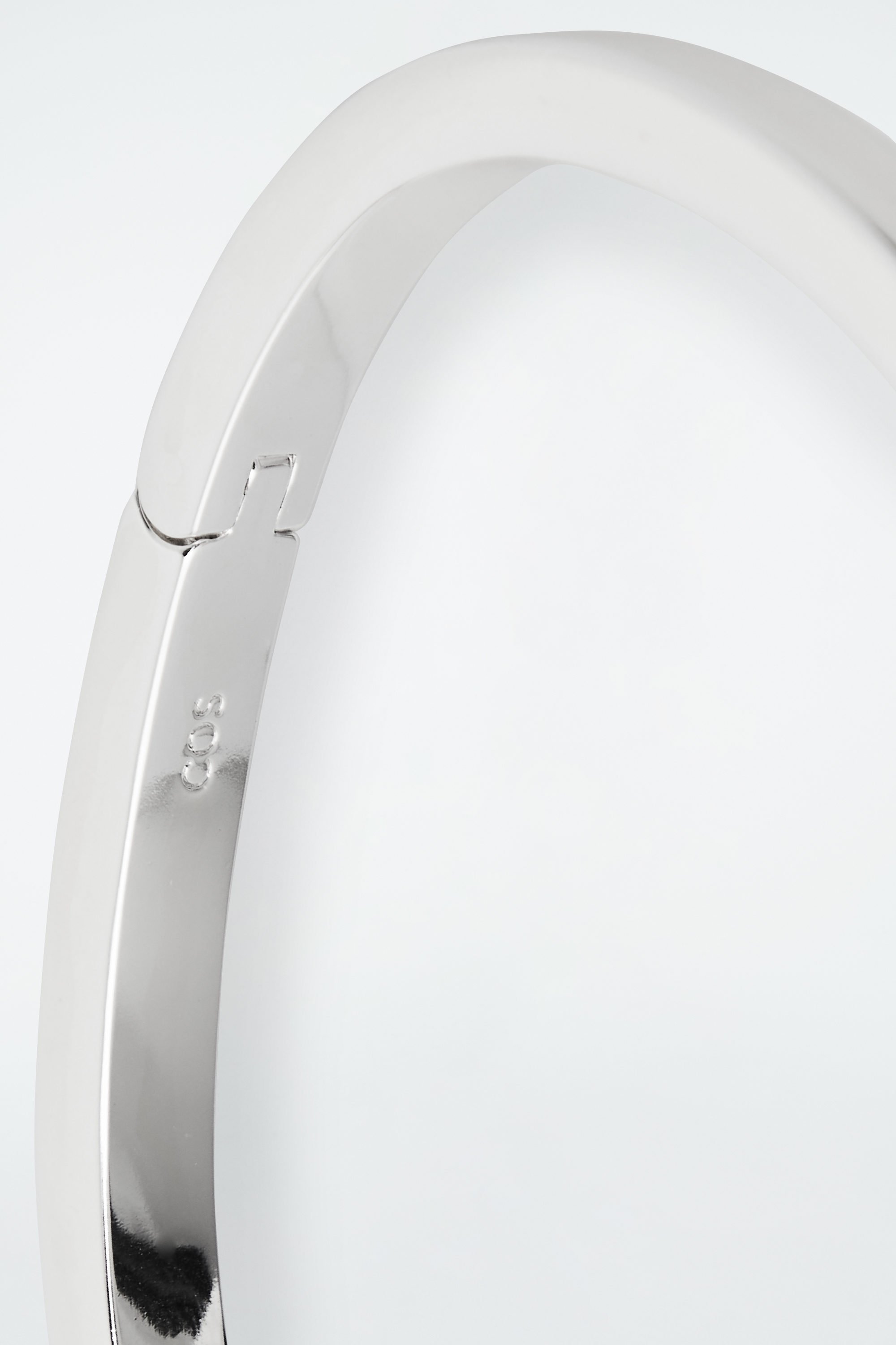 Ola Bangle in Silver – Amy Atelier
