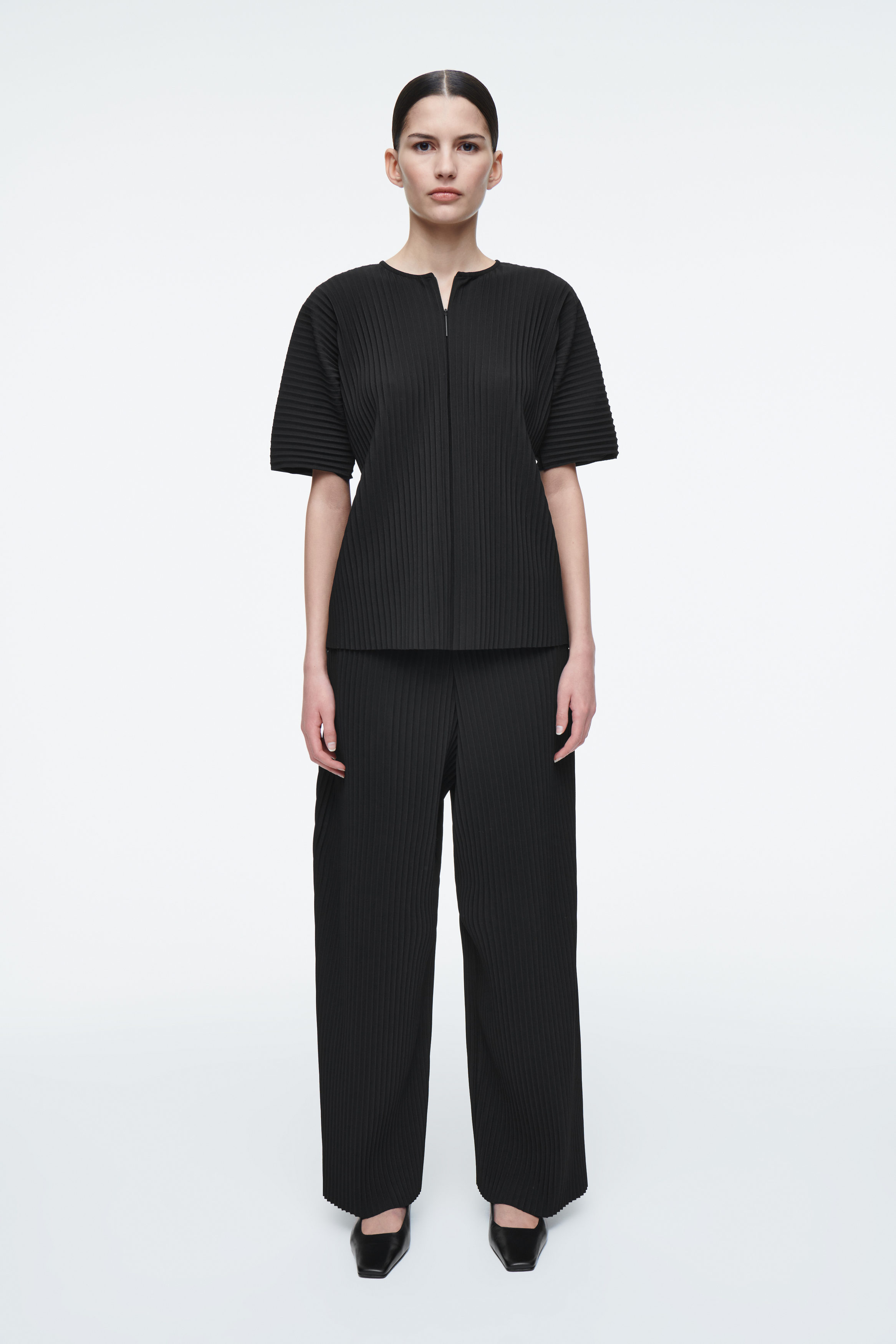 Nero Pleat Top - Plümo Ltd