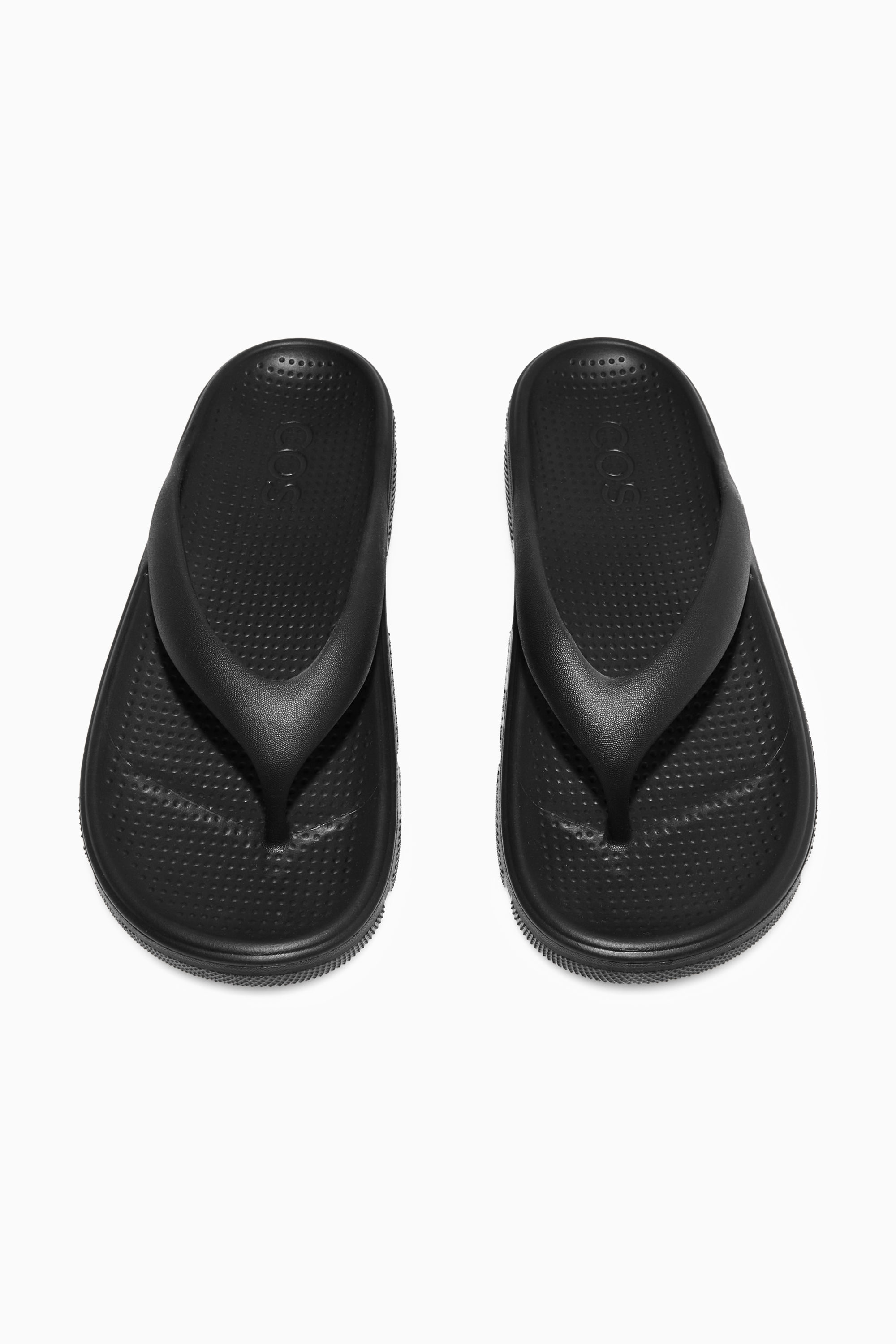 CHUNKY LOW-PLATFORM FLIP FLOPS - BLACK | COS