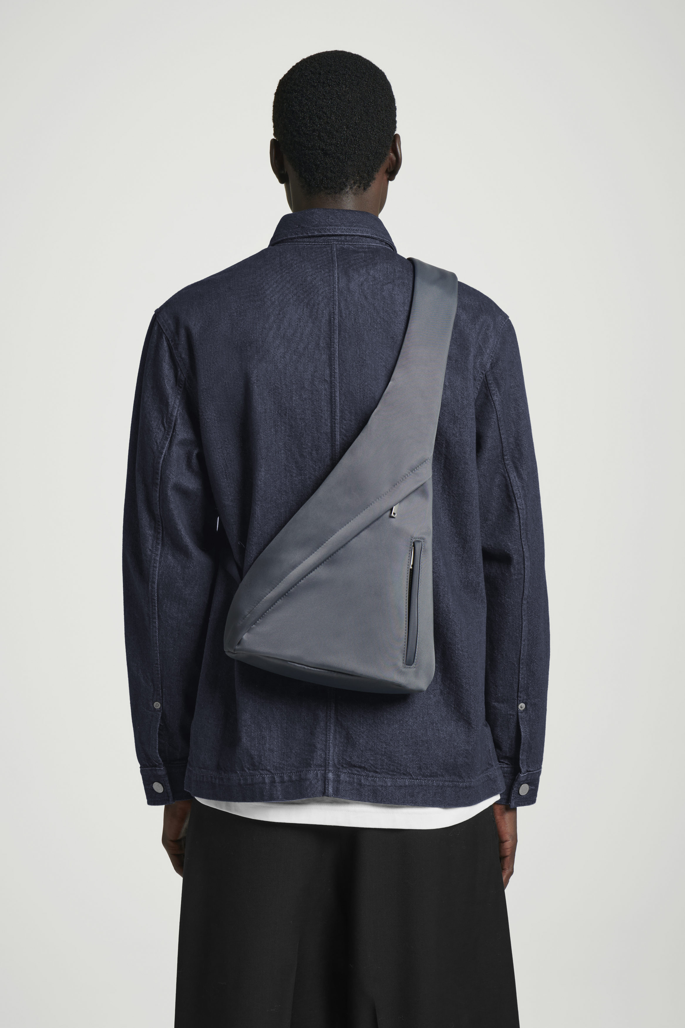 SLING WATER-RESISTANT CROSSBODY BAG - NYLON - GREY | COS