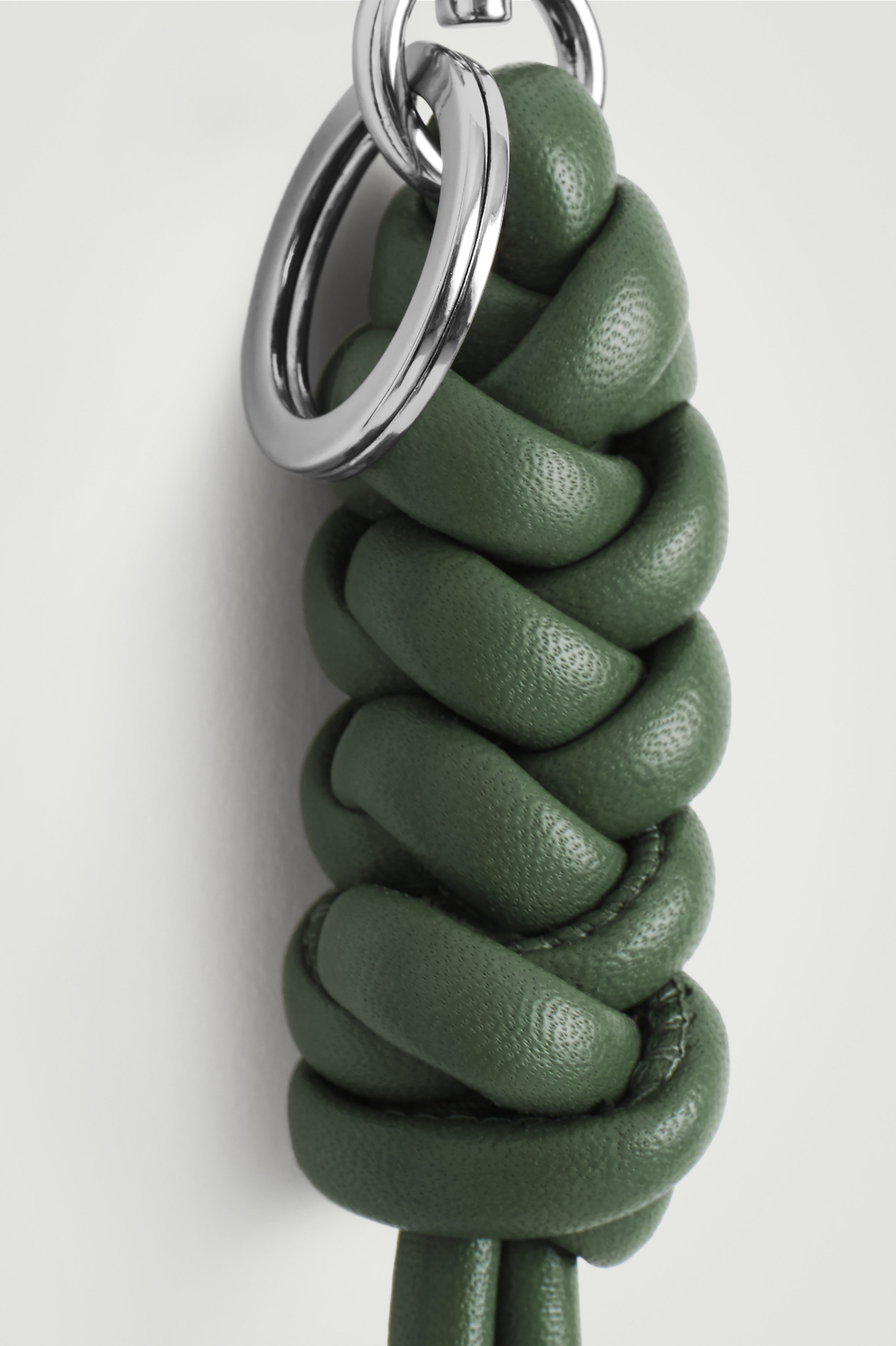 “COS MEN” Chunky Knotted Leather KeyRing 8a27e04837e0089bd49f439fec4d02