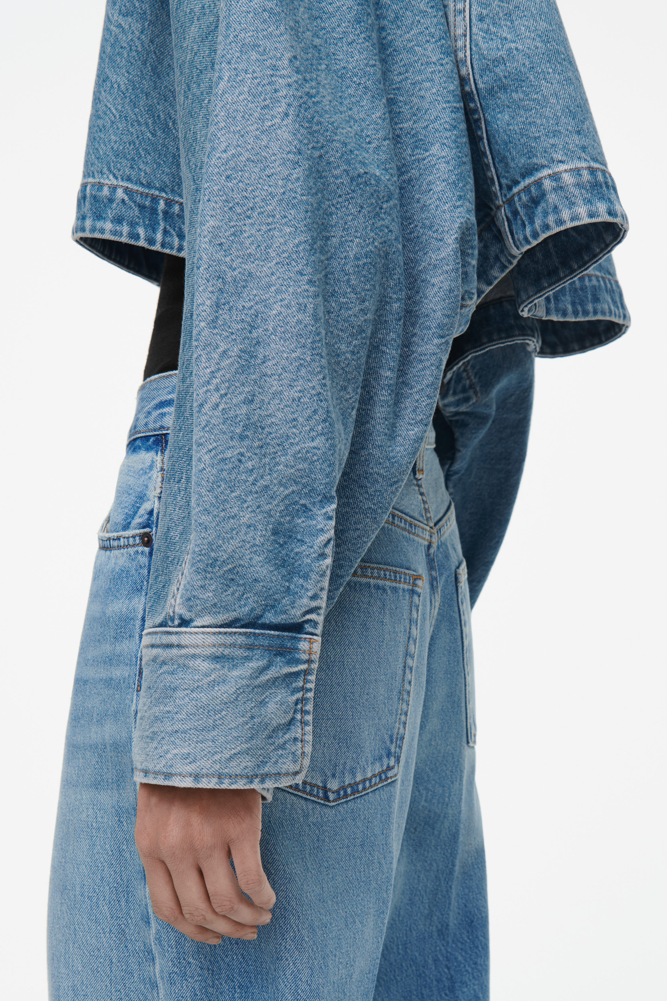 CROPPED DENIM JACKET - LIGHT BLUE CROPPED DENIM JACKET - LIGHT BLUE