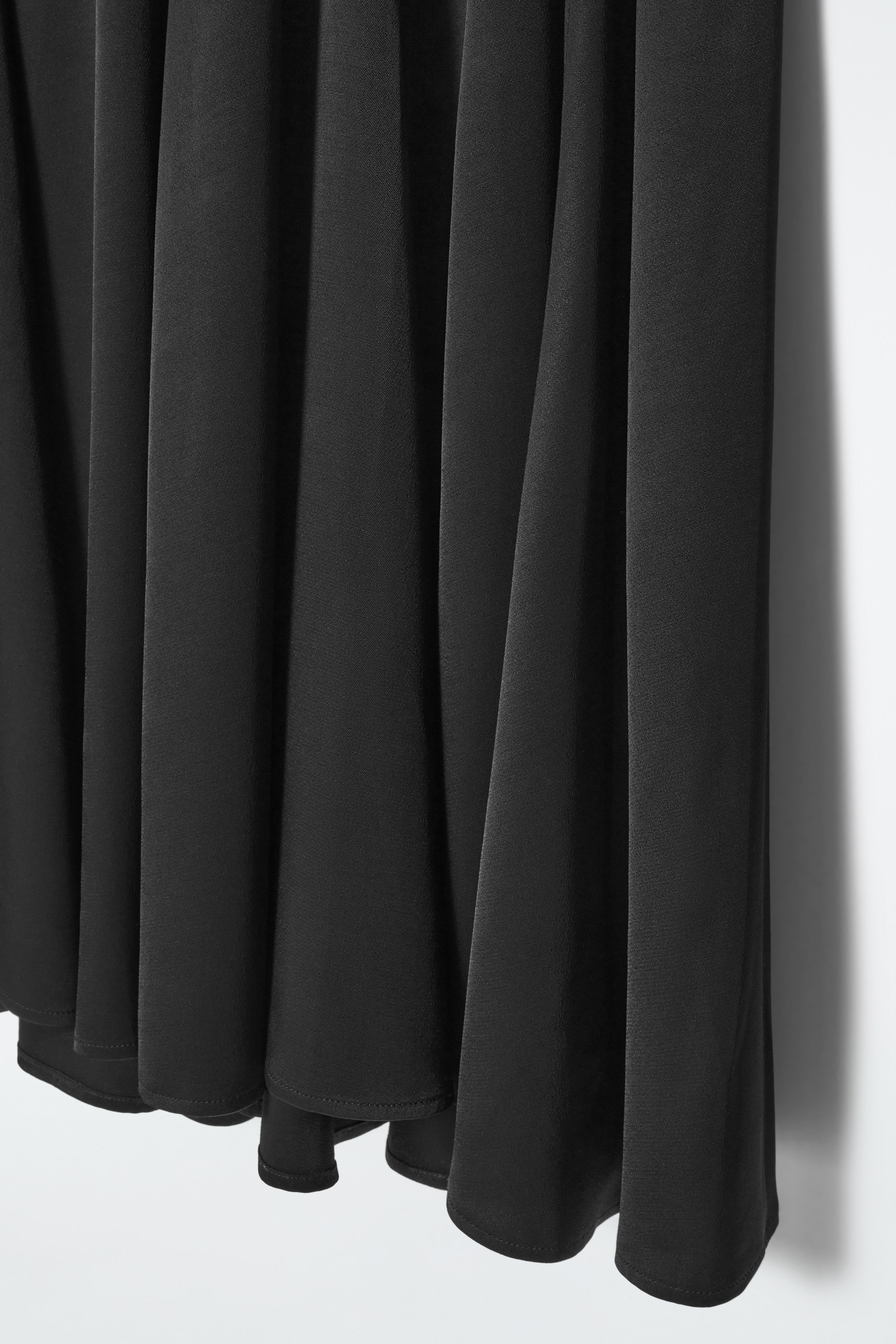 ASYMMETRIC TWIST-PANEL MIDI DRESS - BLACK | COS