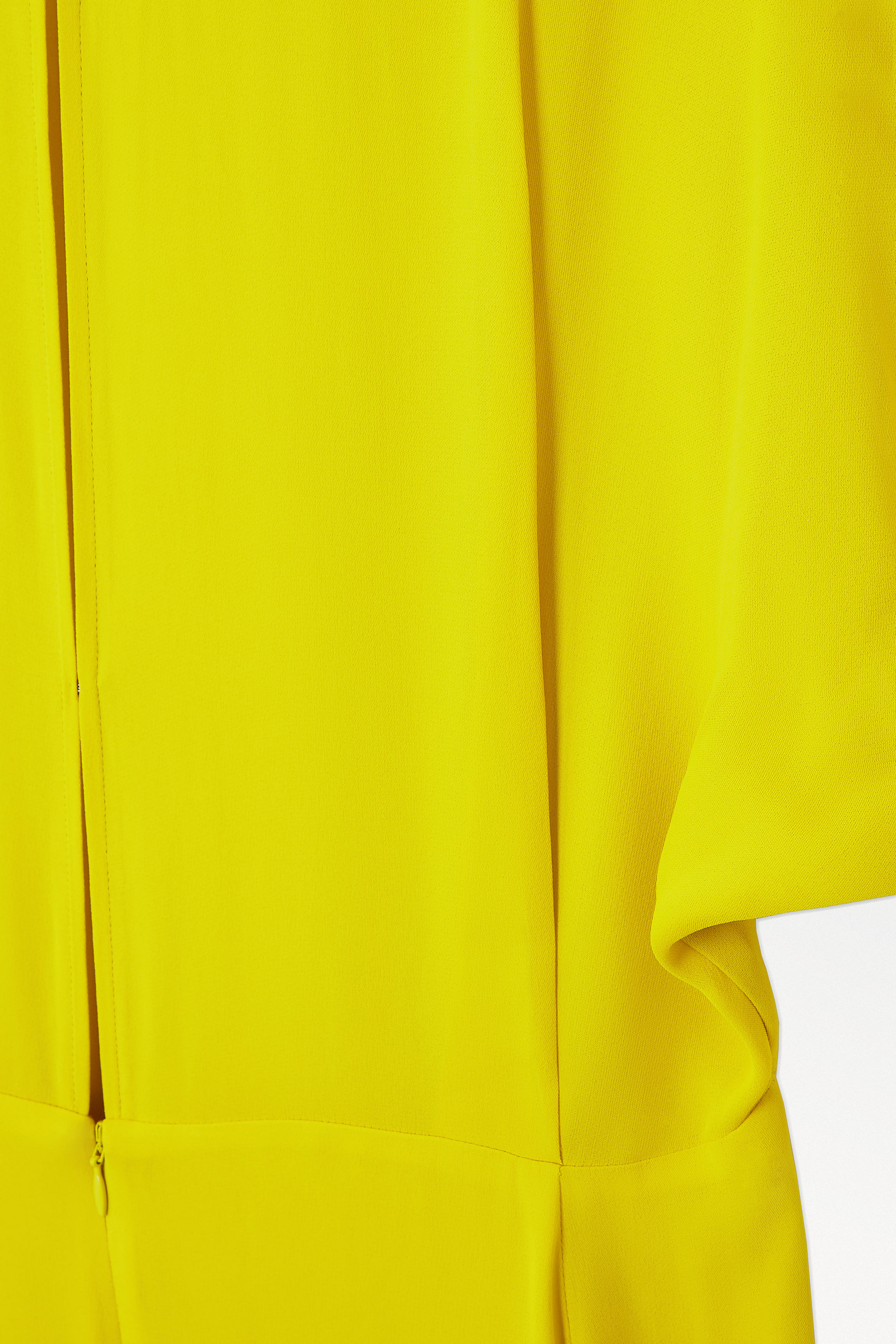 THE FLUID T-SHIRT DRESS - YELLOW THE FLUID T-SHIRT DRESS - YELLOW