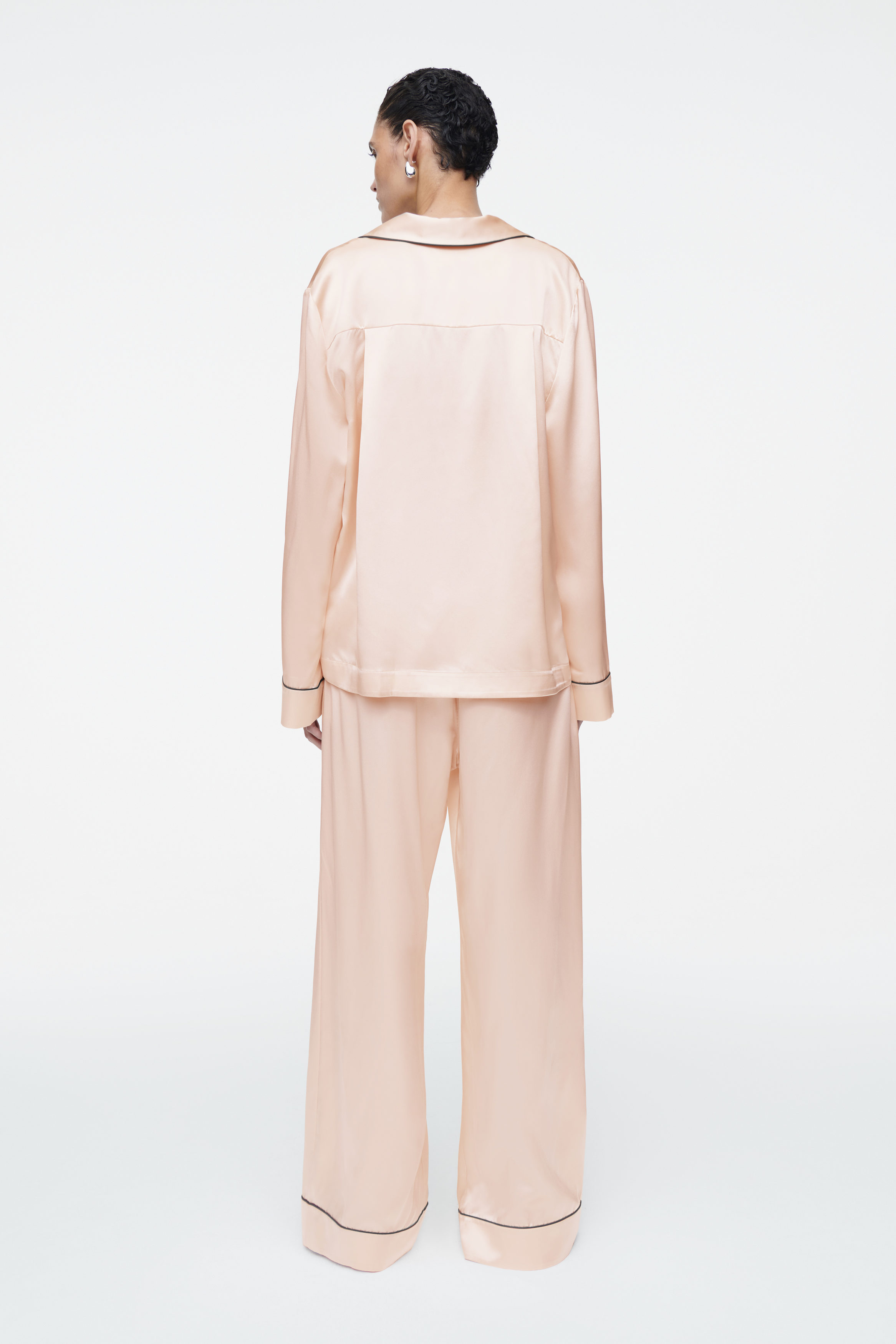 パンツ   SS25 TECH SATIN PYJAMA PANTS (K20K208365 BEH) Empire Logo Satin Pajama Pants | Michael Kors [US]