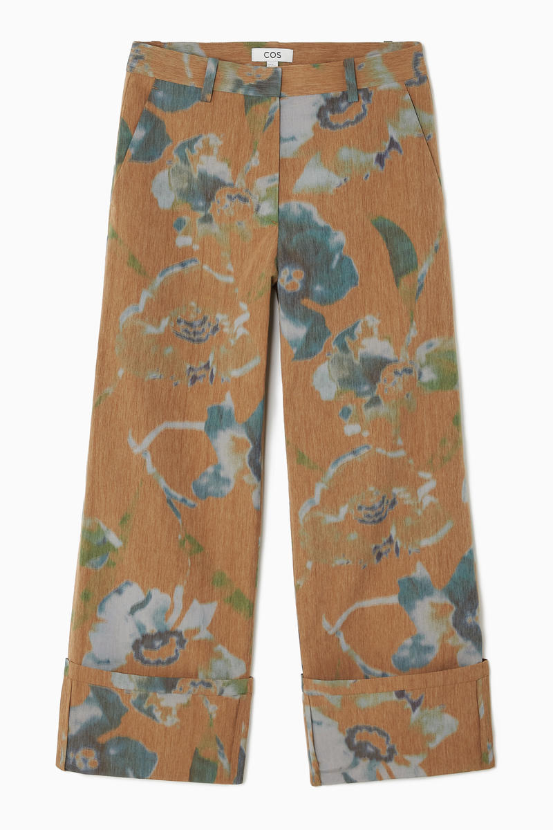 Floral-Print Turn-Up Trousers in Brown