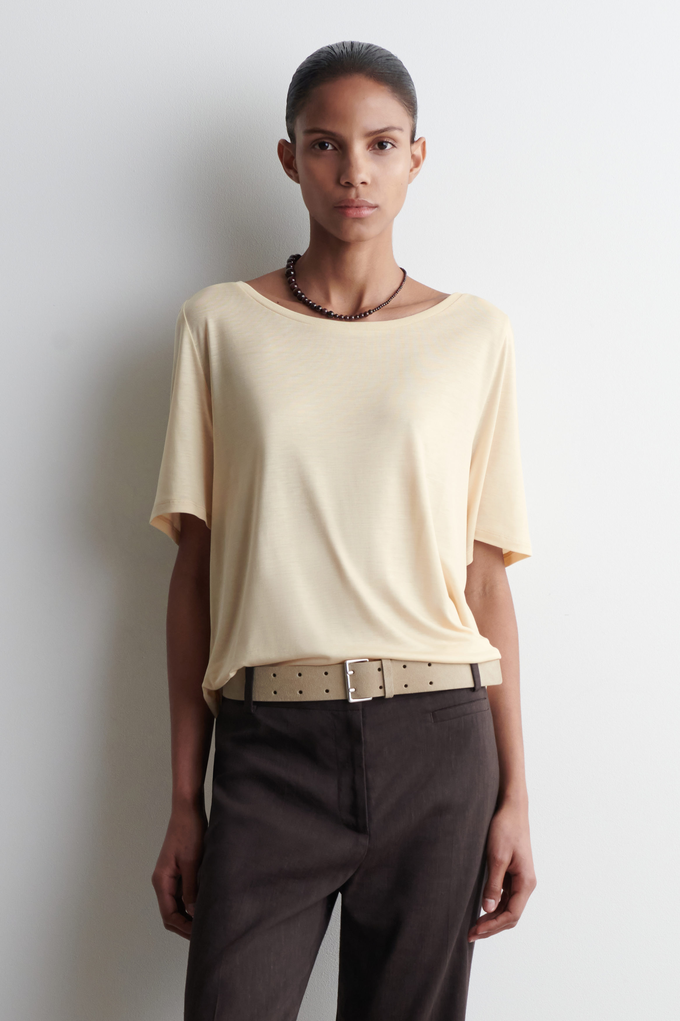 RELAXED SCOOP-NECK T-SHIRT - LIGHT BEIGE | COS