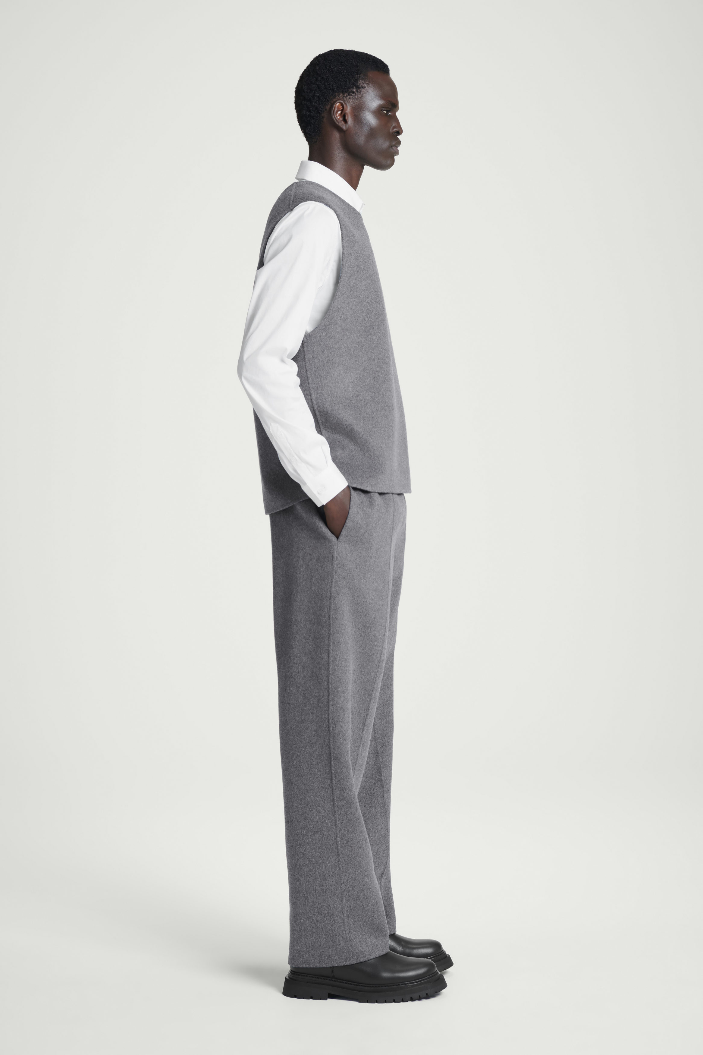 トップス MANOF DOUBLE COLLAR KNIT VEST DOUBLE COLLAR KNIT VEST｜TOPS(トップス)｜MANOF OFFICIAL