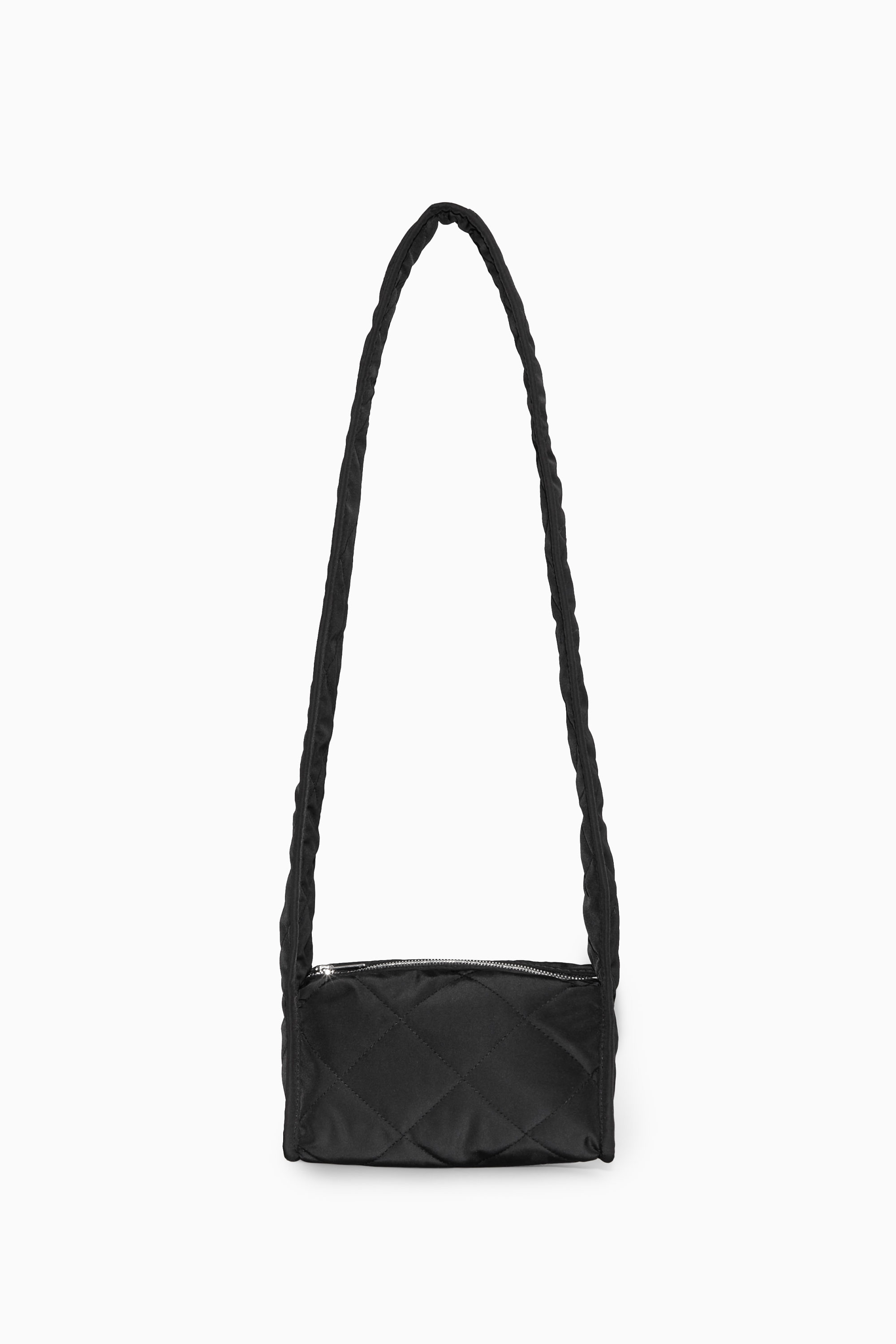 ★送料・関税込★COS★COS DIAMOND QUILTED HAND BAG★BLACK COS Diamond Quilted Oversized Shoulder Bag Black 1155573001