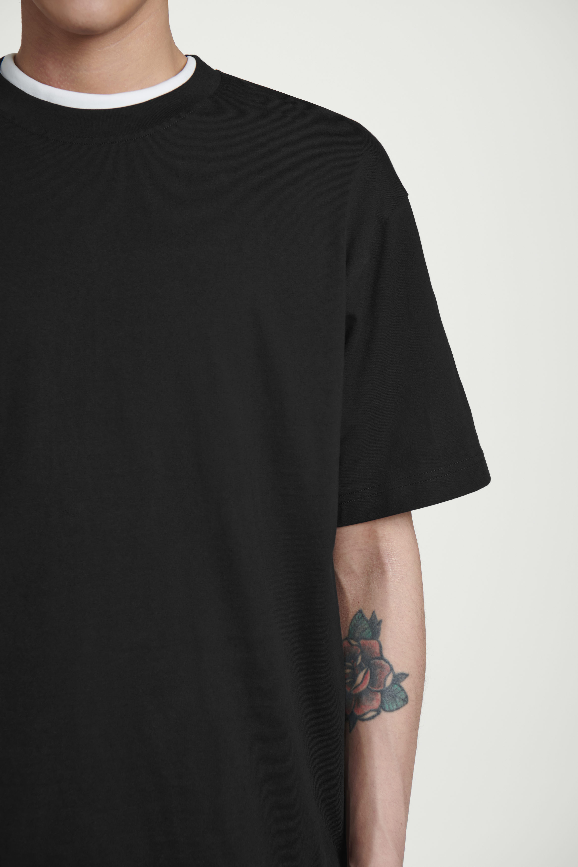 OVERSIZED COTTON T-SHIRT - BLACK