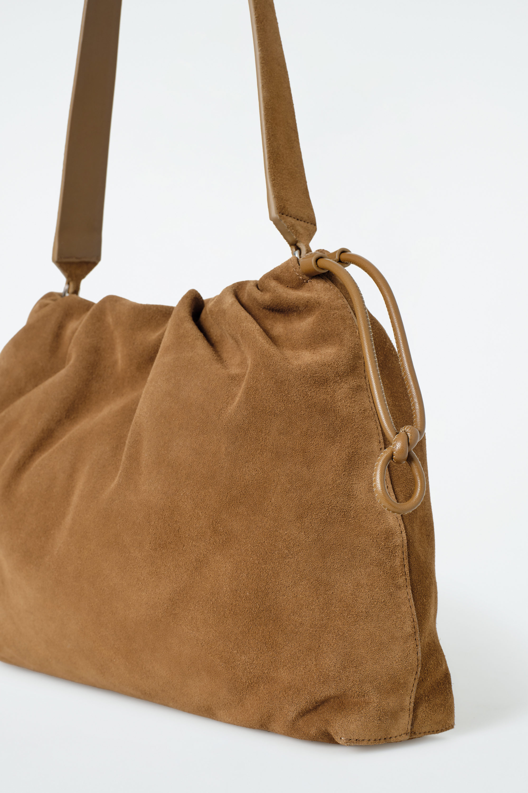 COS CAVATELLI ミニクラッチバッグ スエード　ブラウン CAVATELLI MINI CLUTCH - SUEDE CAVATELLI ミニクラッチバッグ