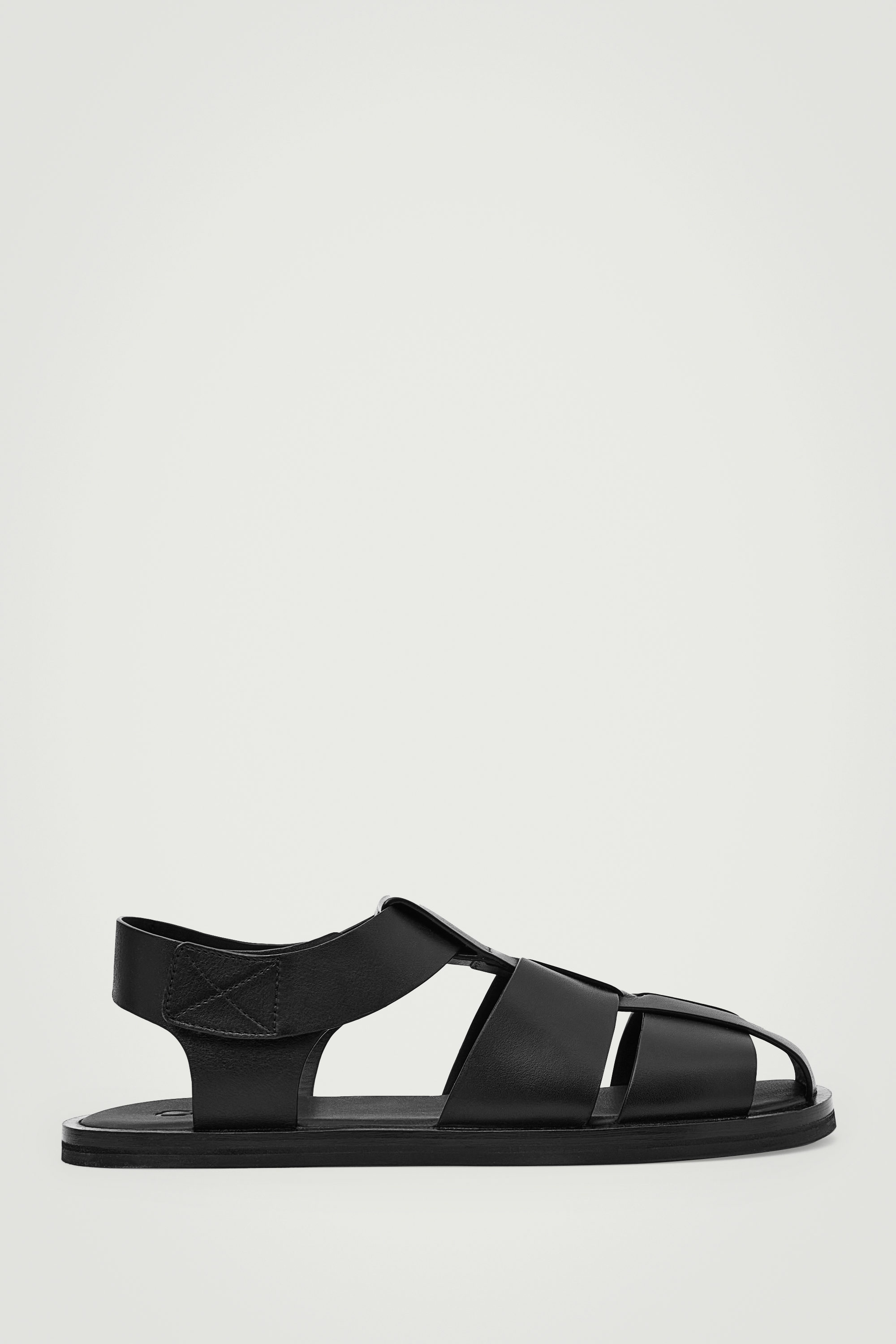 “COS MEN” レザー フィッシャーマン グルカサンダル Black COS MEN” レザー フィッシャーマン グルカサンダル Black (COS