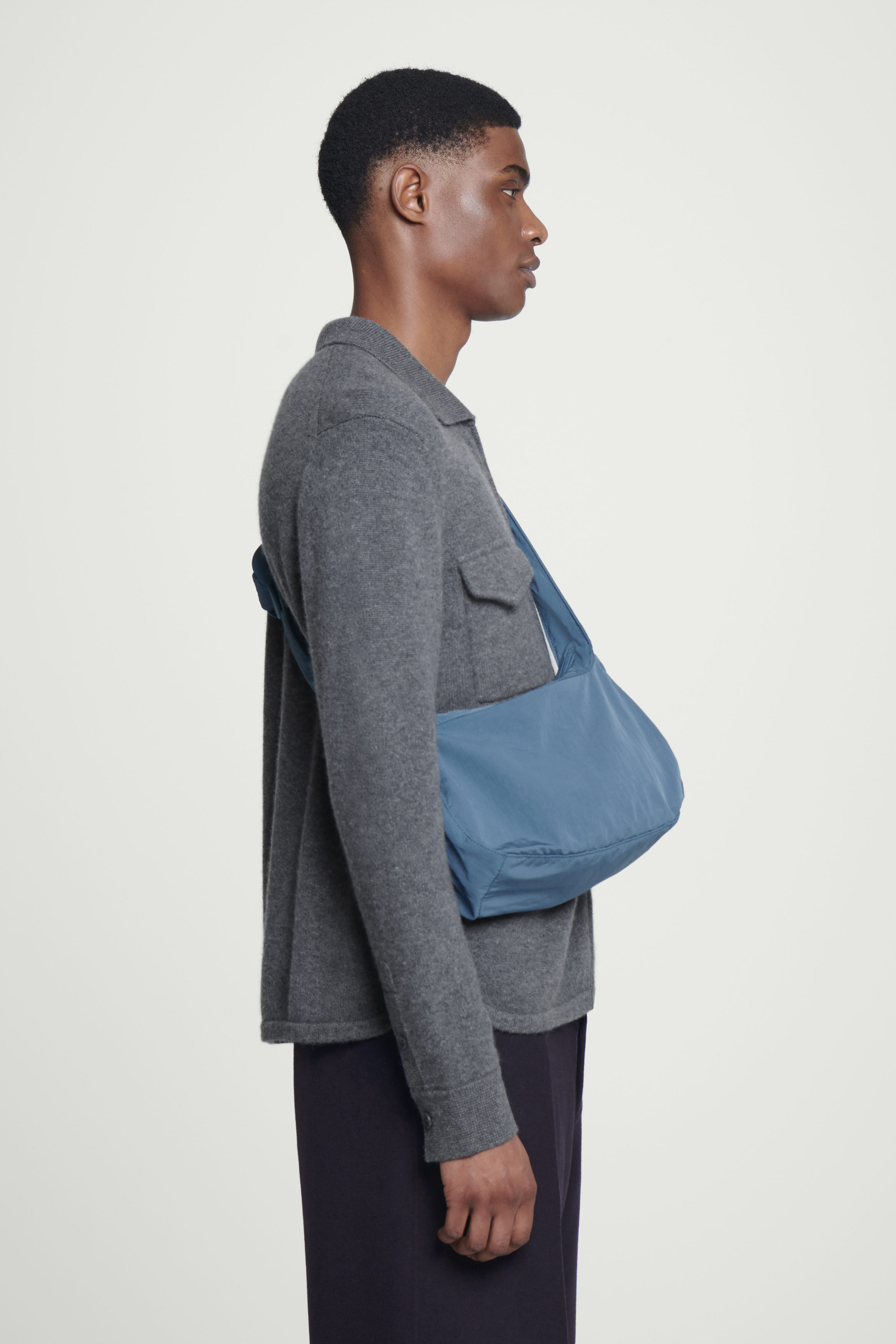 ◆ユニセックス◆COS NYLON CROSSBODY SADDLE BAG◆送料無料◆ CROSSBODY SADDLE BAG - NYLON - BLACK | COS