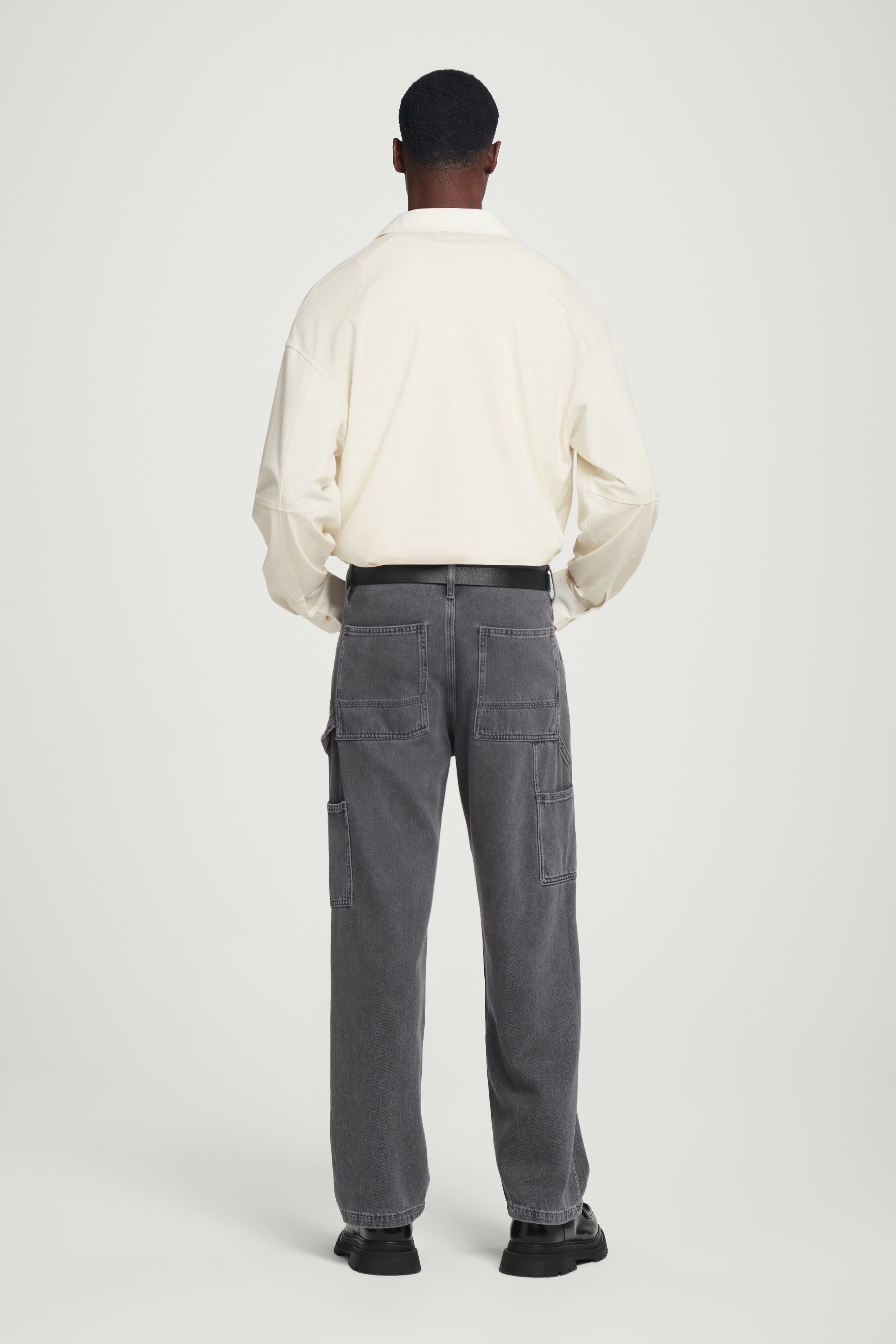 COLUMN STRAIGHT-LEG JEANS - FADED BLACK