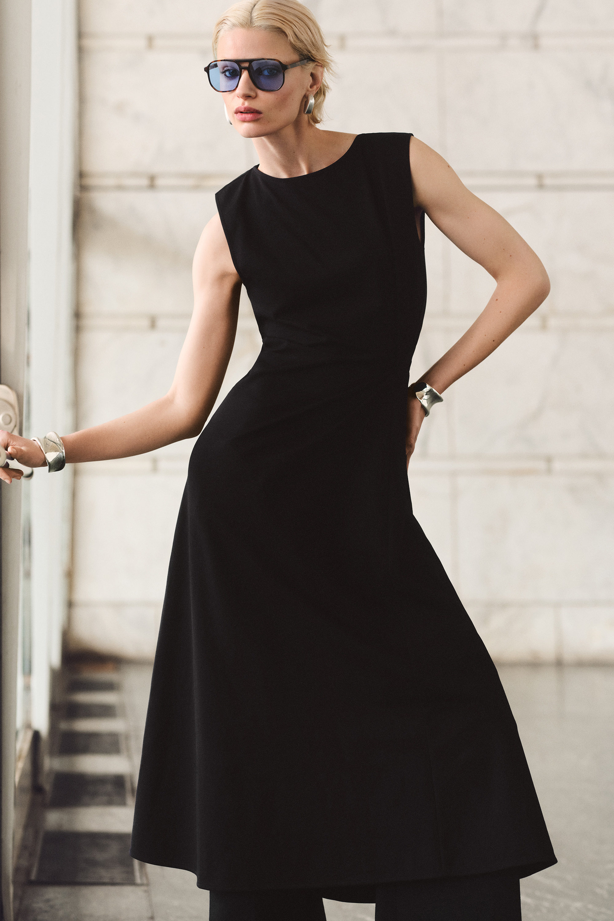 ワンピース COS TWIST-DETAIL MINI DRESS TWIST-DETAIL LINEN MINI DRESS - BLACK | COS
