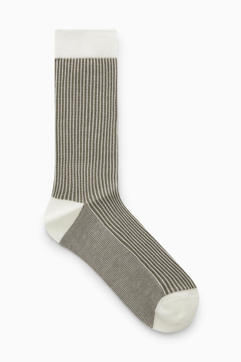 COS Gestreifte Rippstrick-Socken