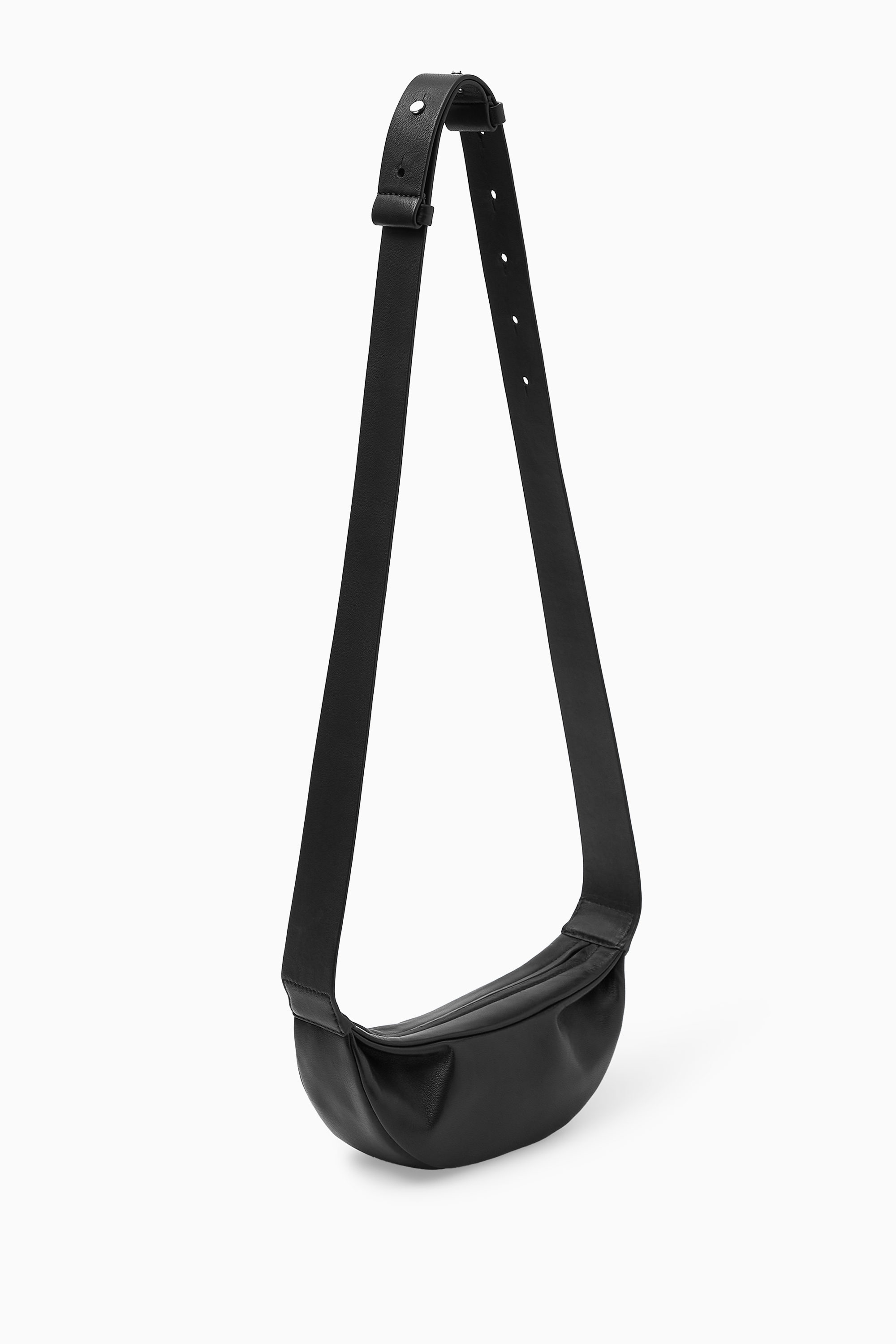 美品COS　スイングマイクロ　　クロスボディバッグ SWING MICRO CROSSBODY - LEATHER スイングマイクロクロス