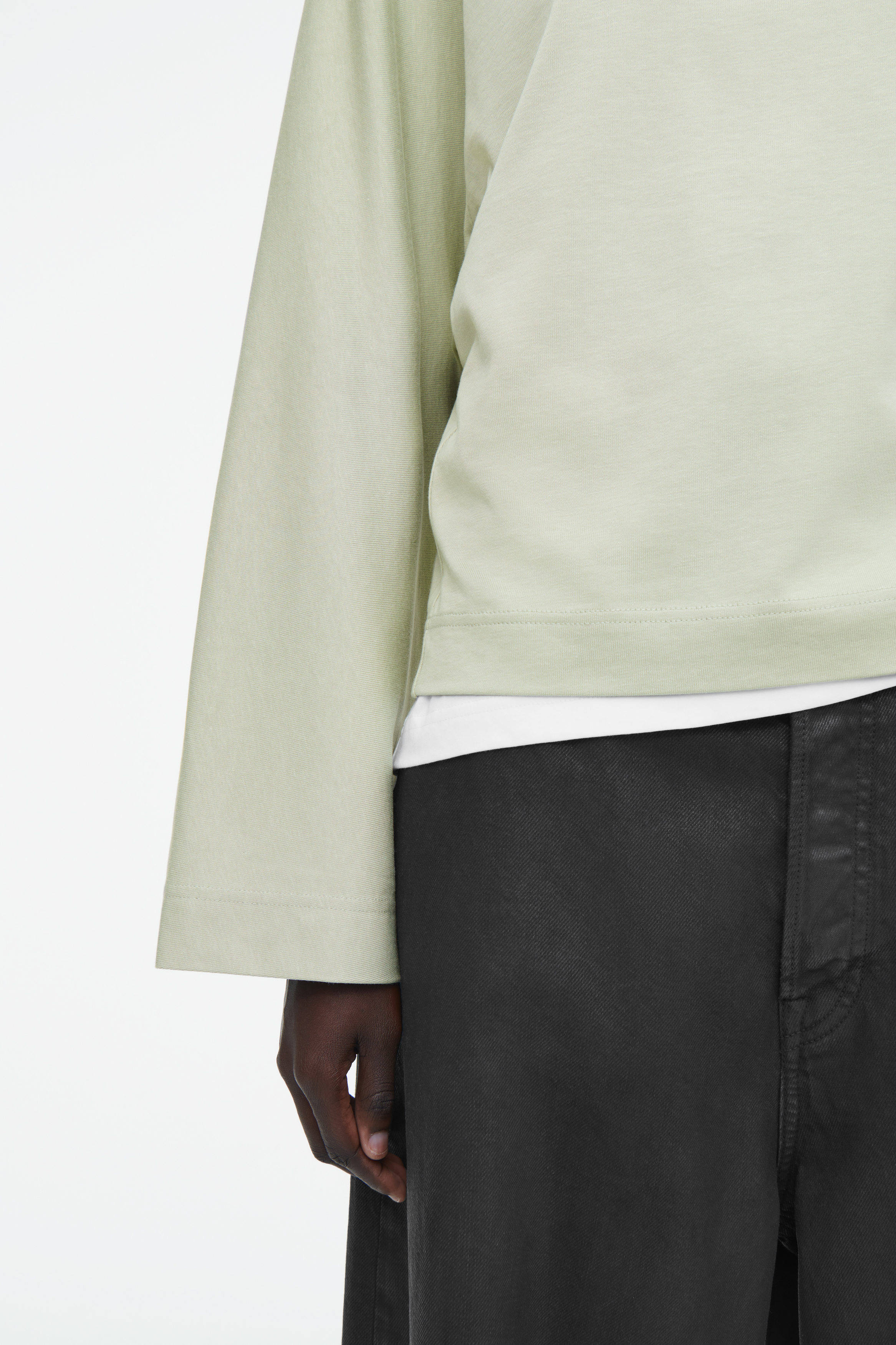 BOXY LONG-SLEEVED T-SHIRT - SAGE GREEN