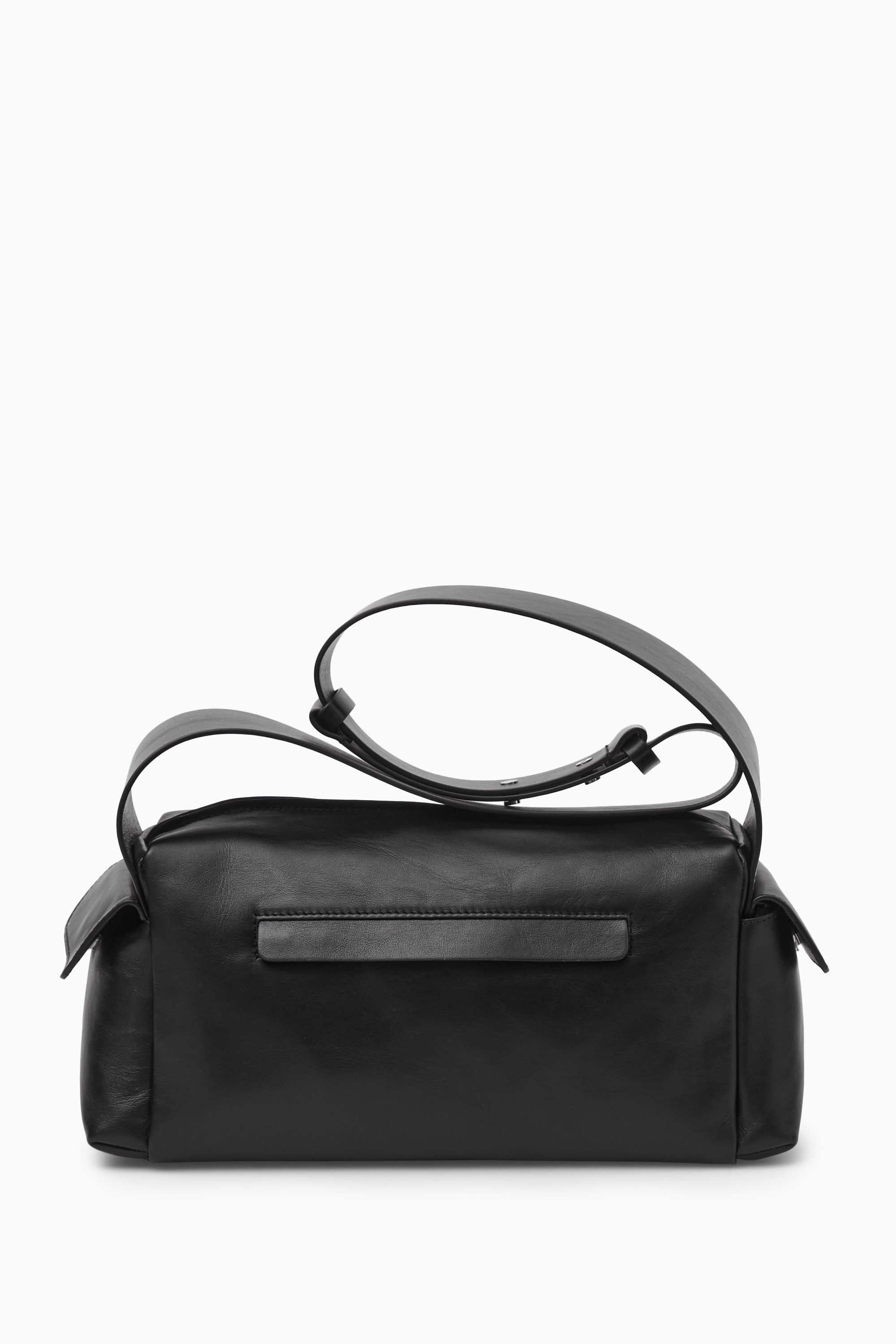 POCKET CROSSBODY - LEATHER - BLACK | COS