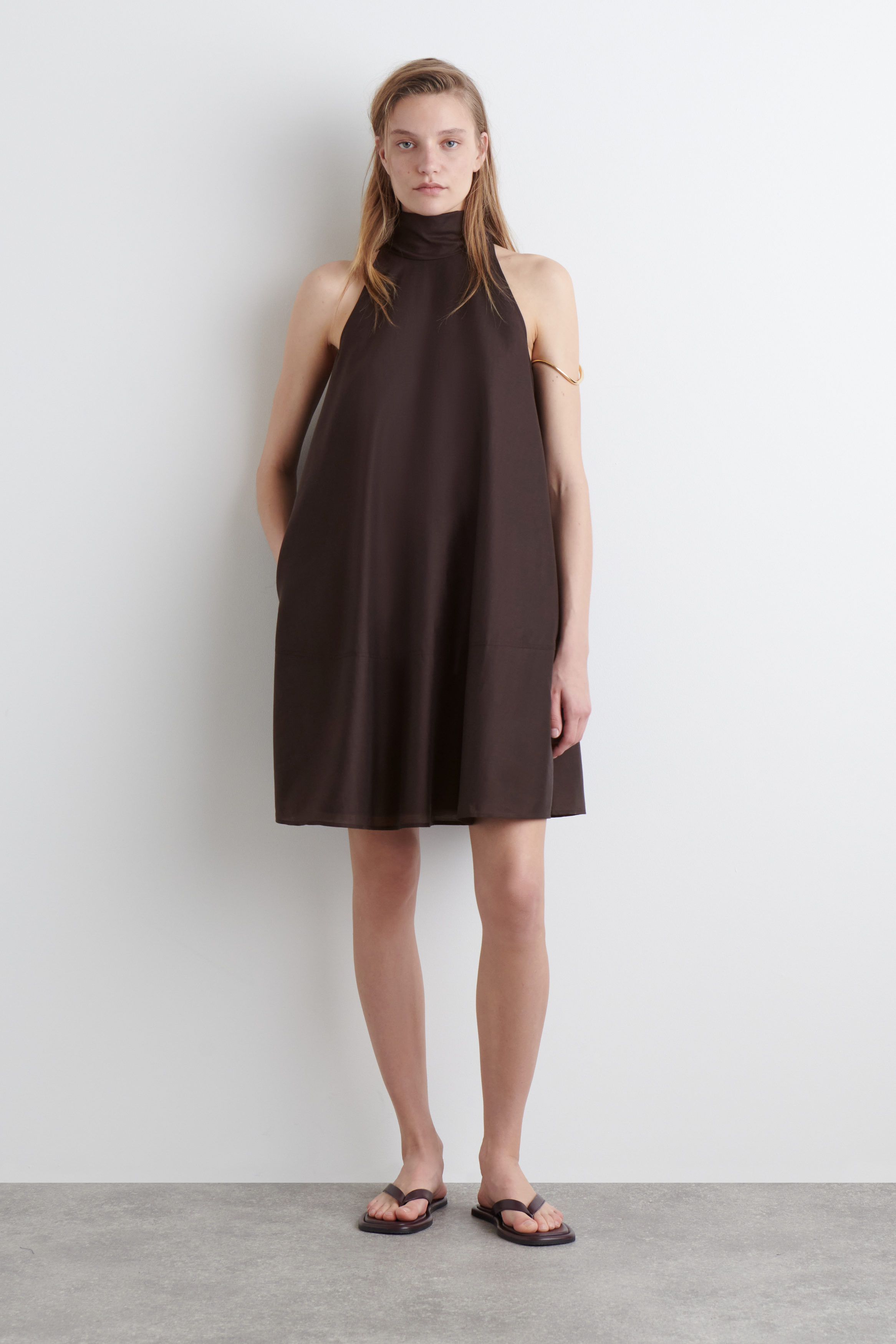 ROBE COURTE À ENCOLURE LICOU FLUIDE