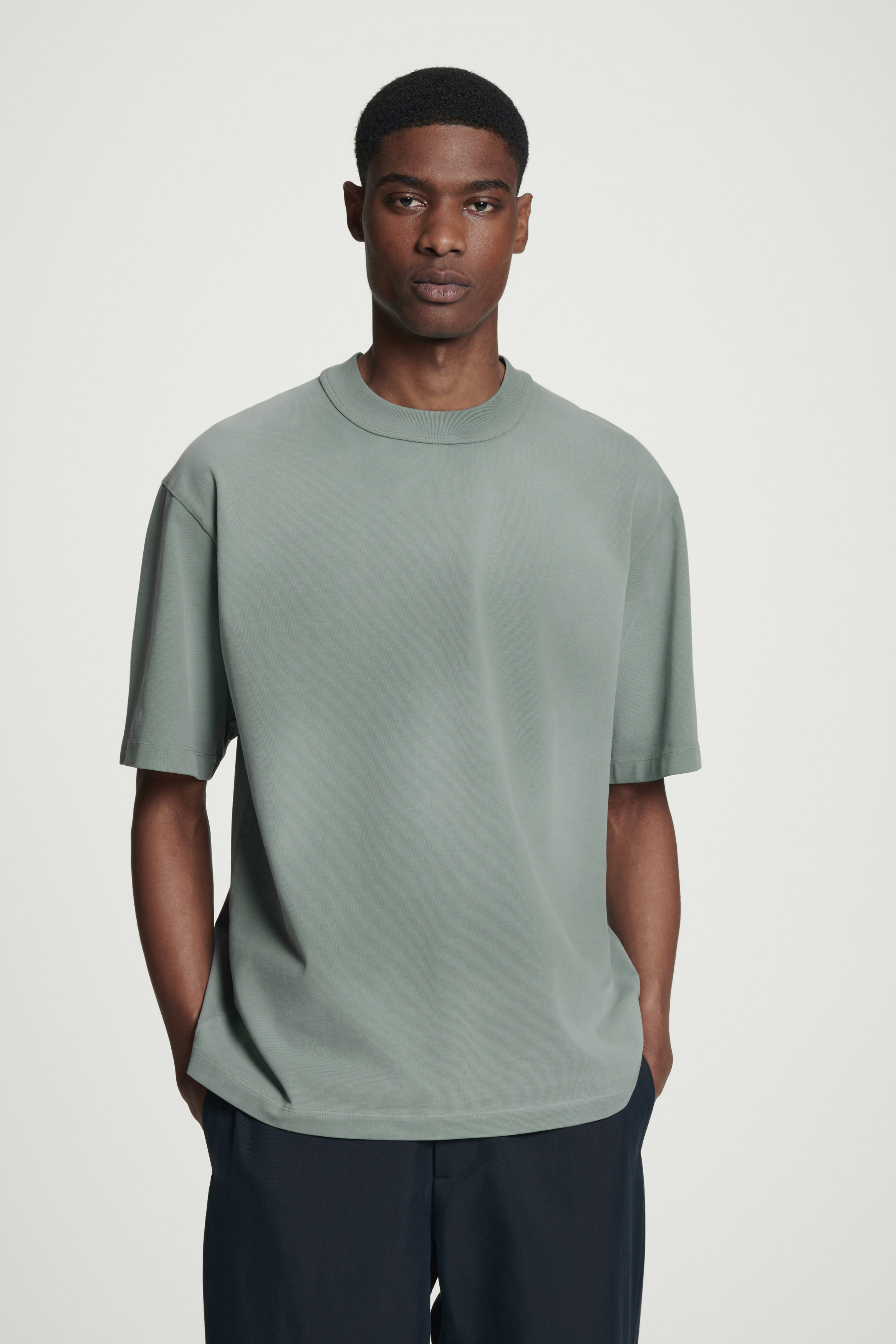 Tシャツ・カットソー *MUSINSA STANDARD* Oversized Mock Neck T-Shirt Grayish Beige MUSINSA | MUSINSA STANDARD Oversized Mock Neck T-Shirt
