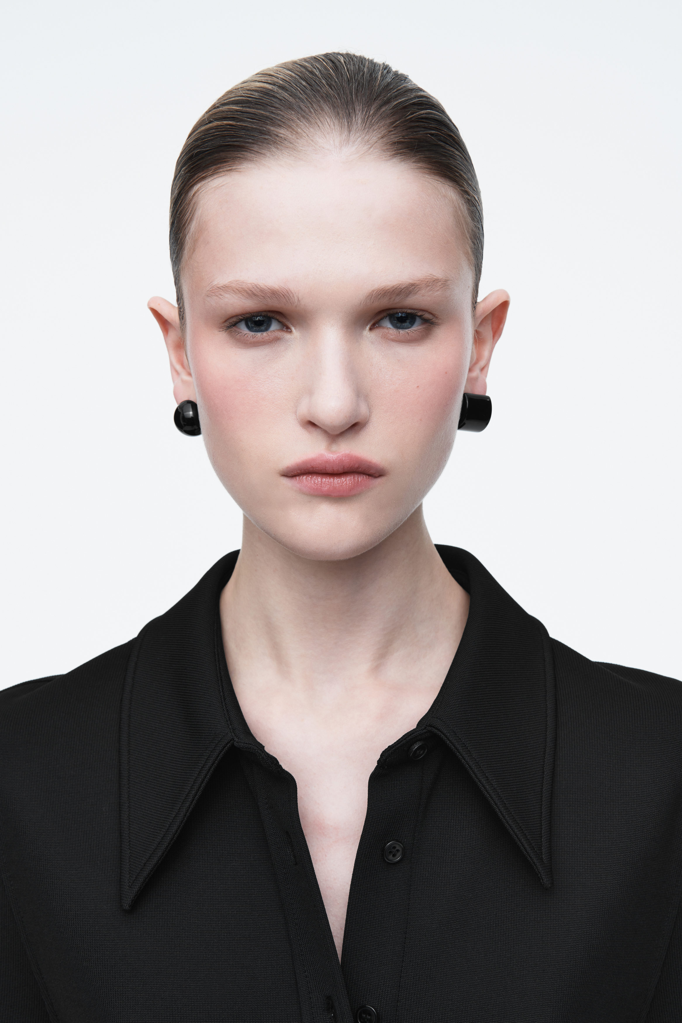 [ANGEODOR] Bold Twist Earring★人気芸能人 着用 ★ ANGEODOR] Bold Twist Earring☆人気芸能人 着用 ☆